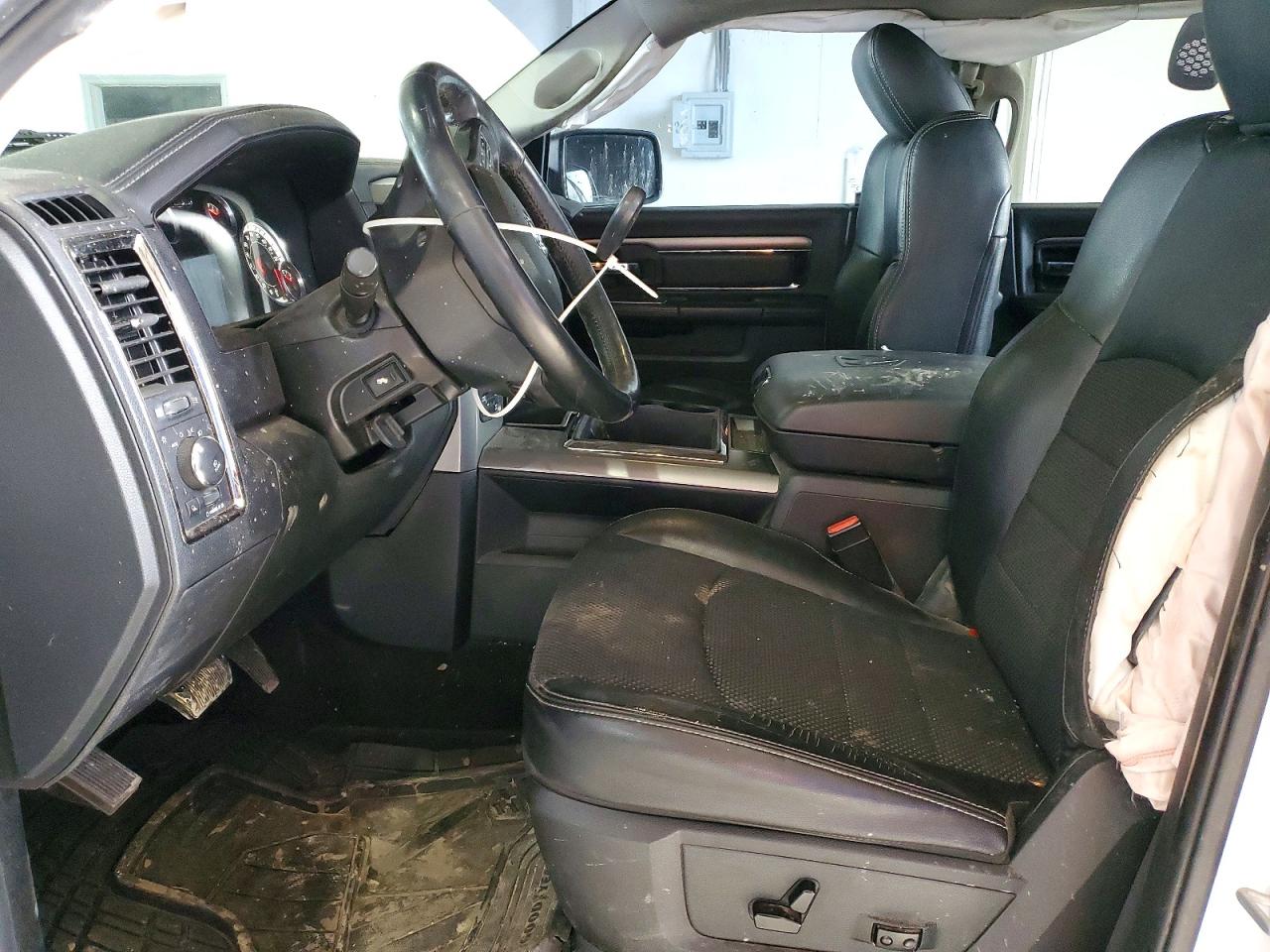 2015 Ram 1500 Sport White vin: 1C6RR7MT9FS698851