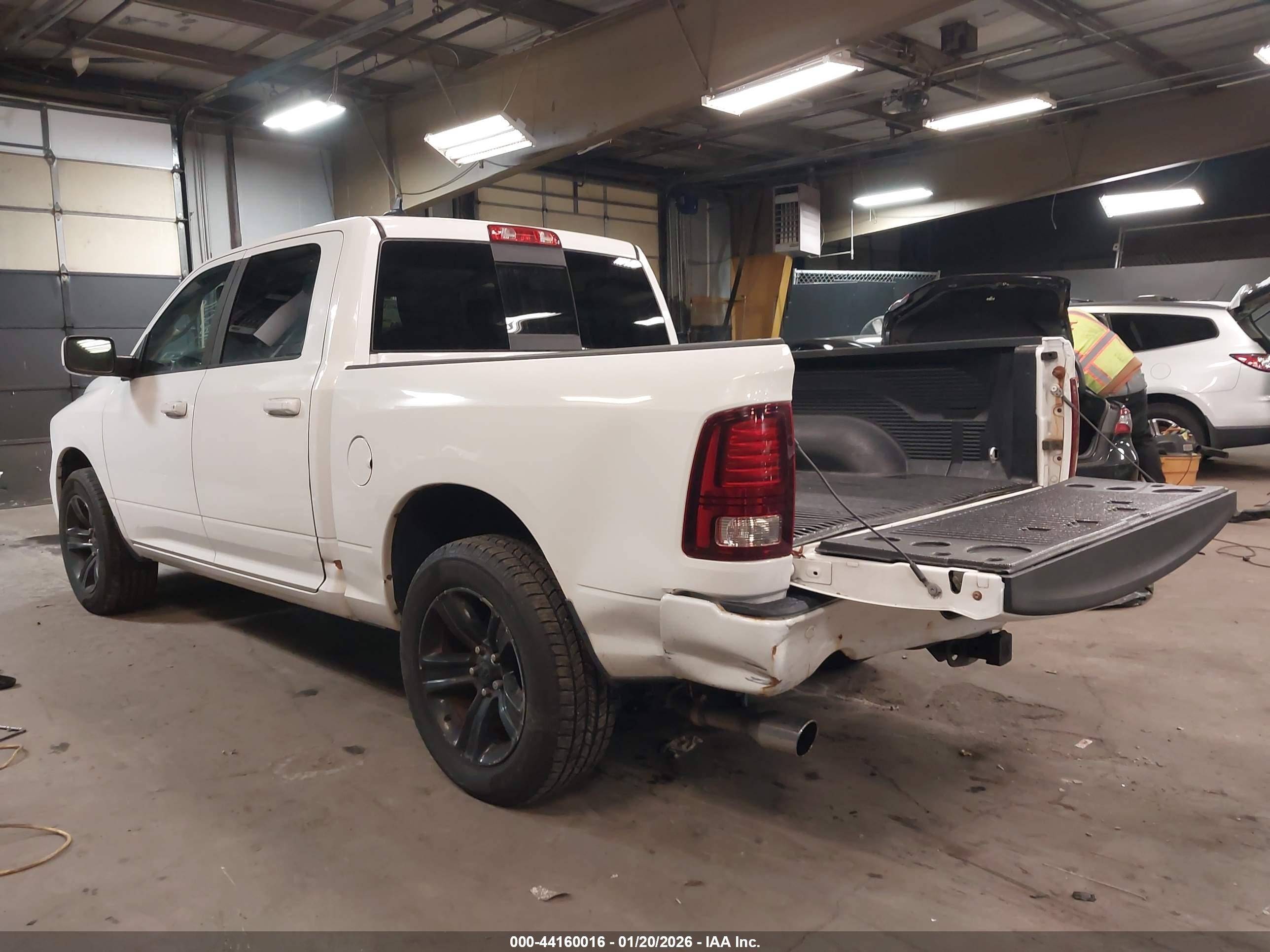 2015 Ram 1500 Sport White vin: 1C6RR7MTXFS618621