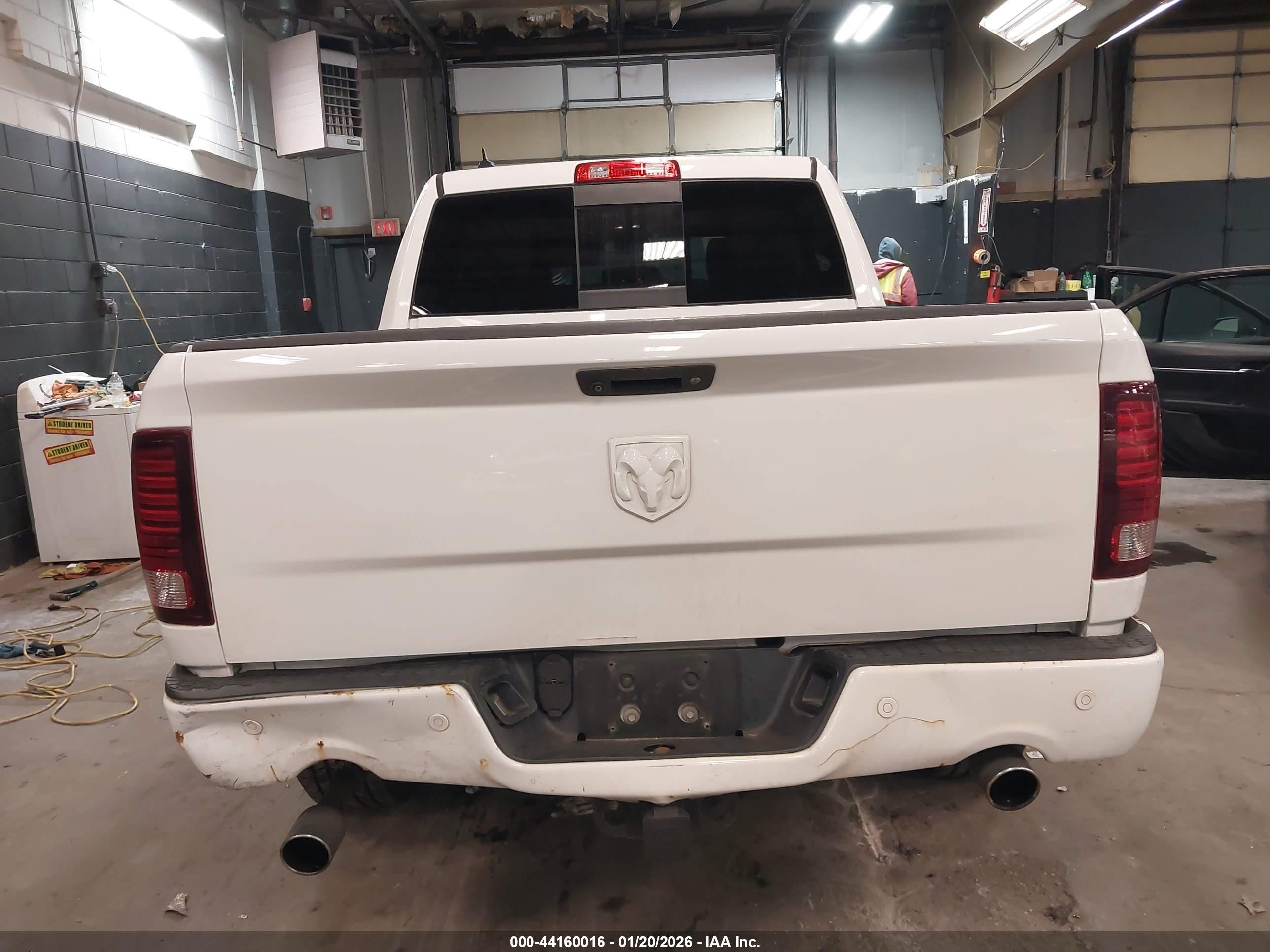 2015 Ram 1500 Sport White vin: 1C6RR7MTXFS618621