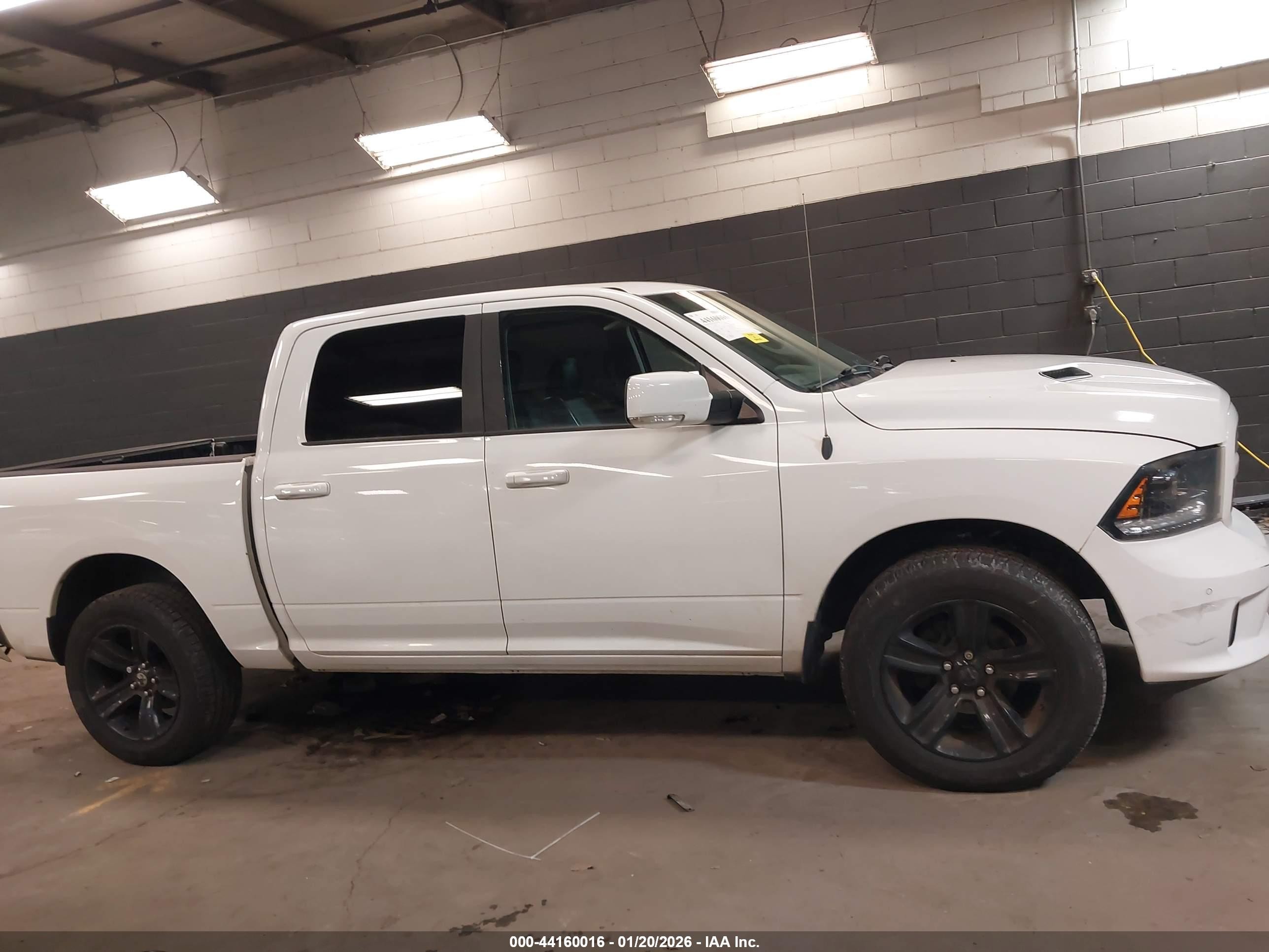 2015 Ram 1500 Sport White vin: 1C6RR7MTXFS618621