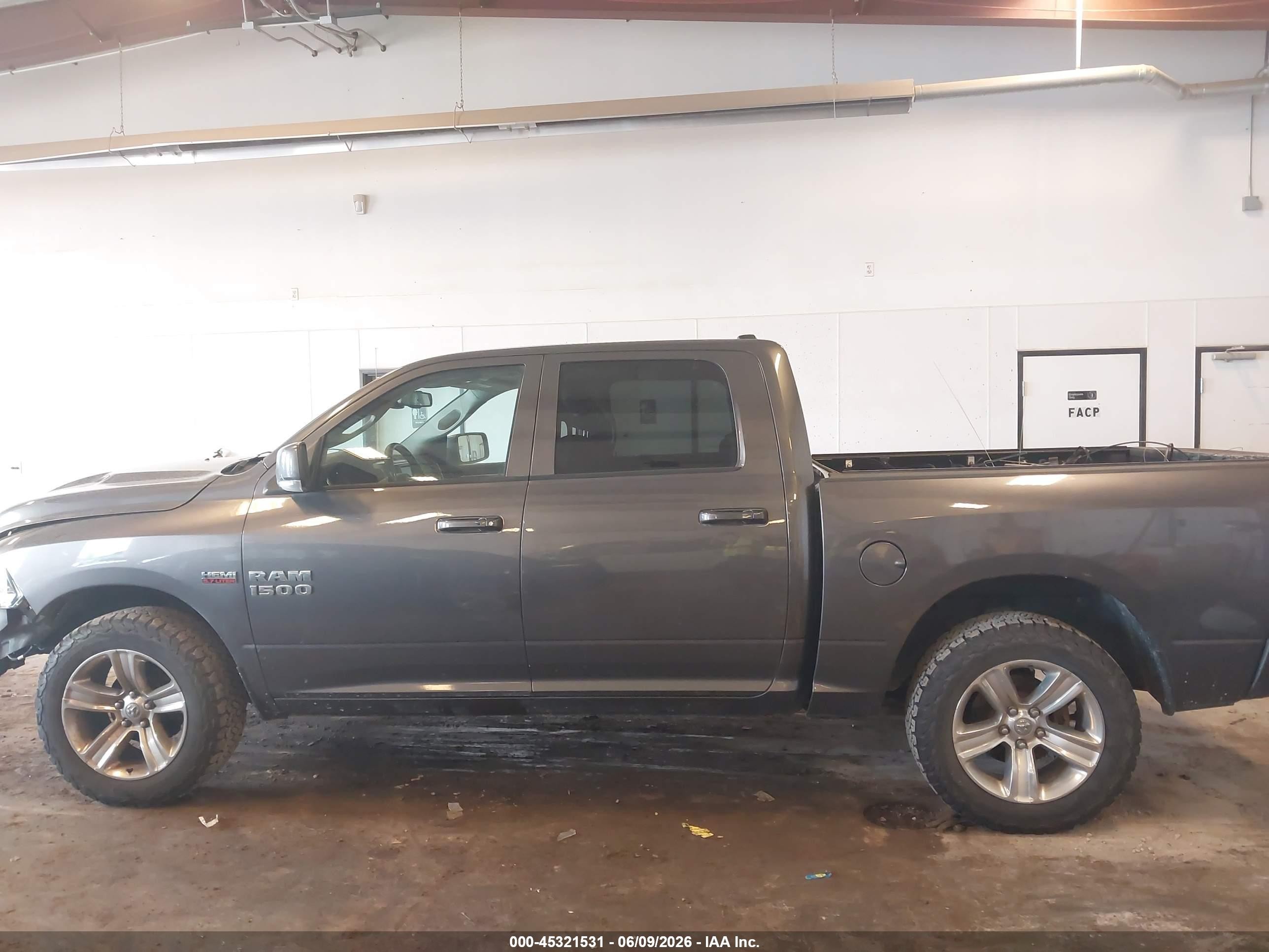 2015 Ram 1500 Sport Gray vin: 1C6RR7MTXFS637007