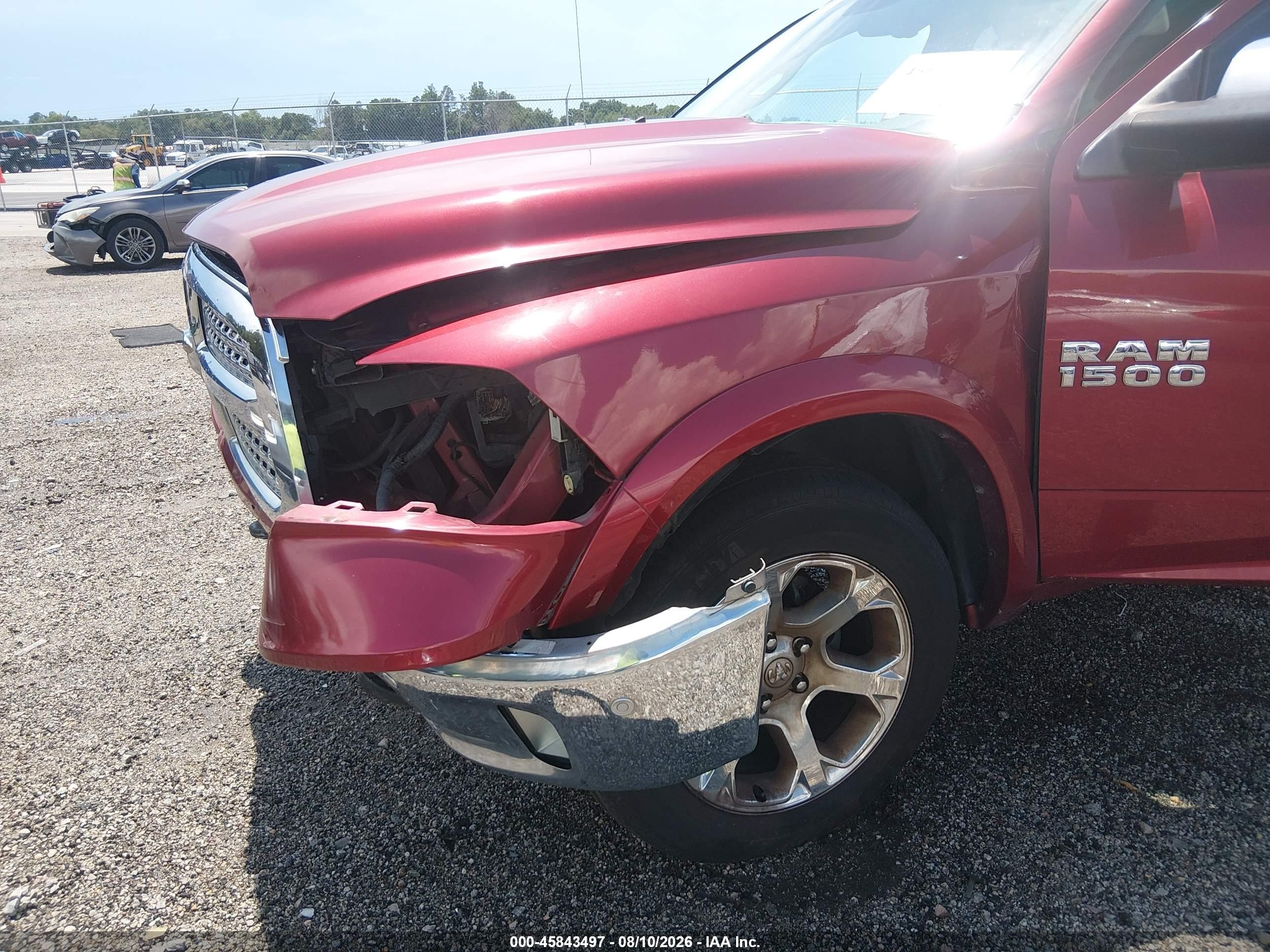 2015 Ram 1500 Laramie Red vin: 1C6RR7NG5FS500090