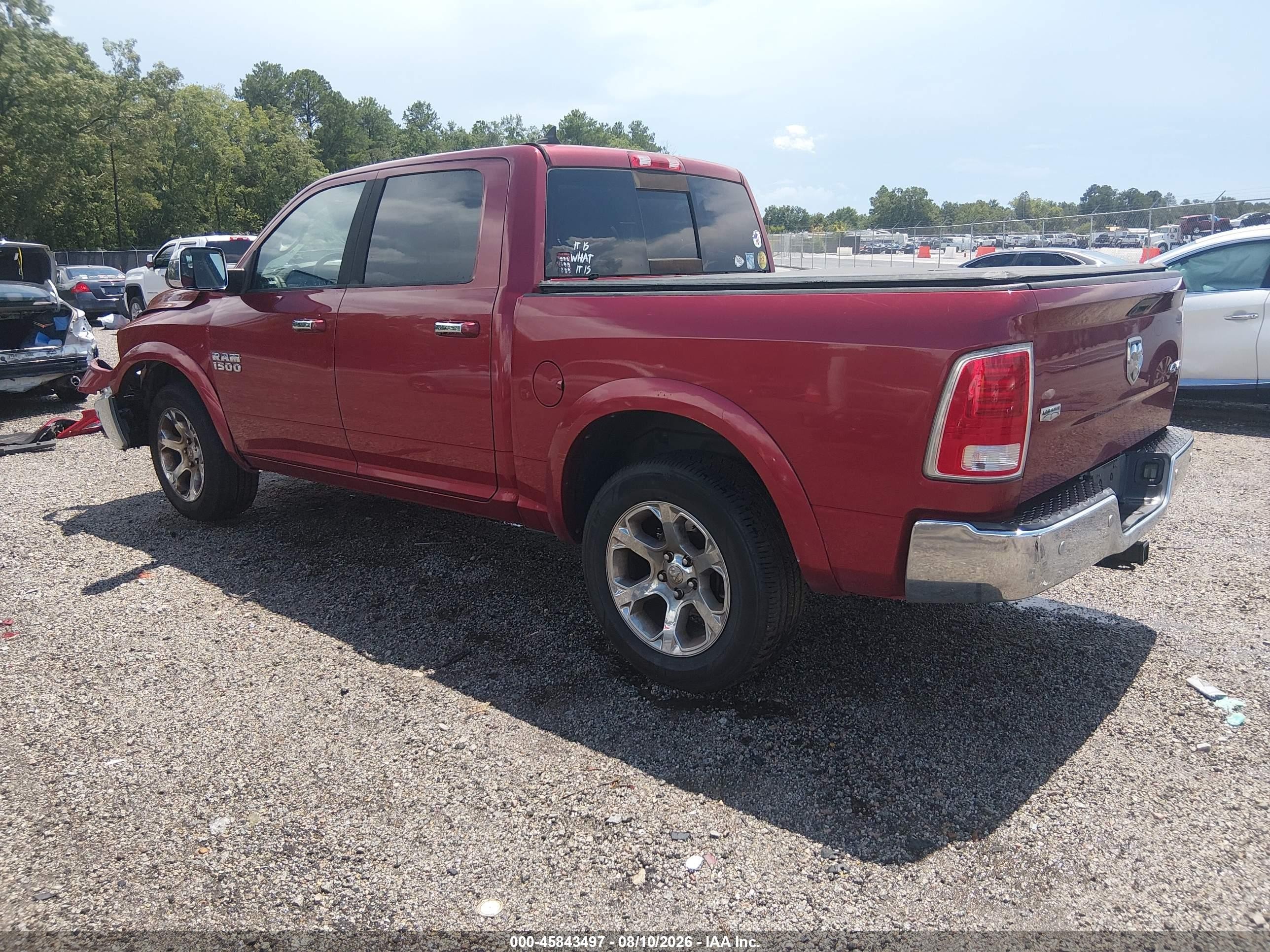 2015 Ram 1500 Laramie Red vin: 1C6RR7NG5FS500090