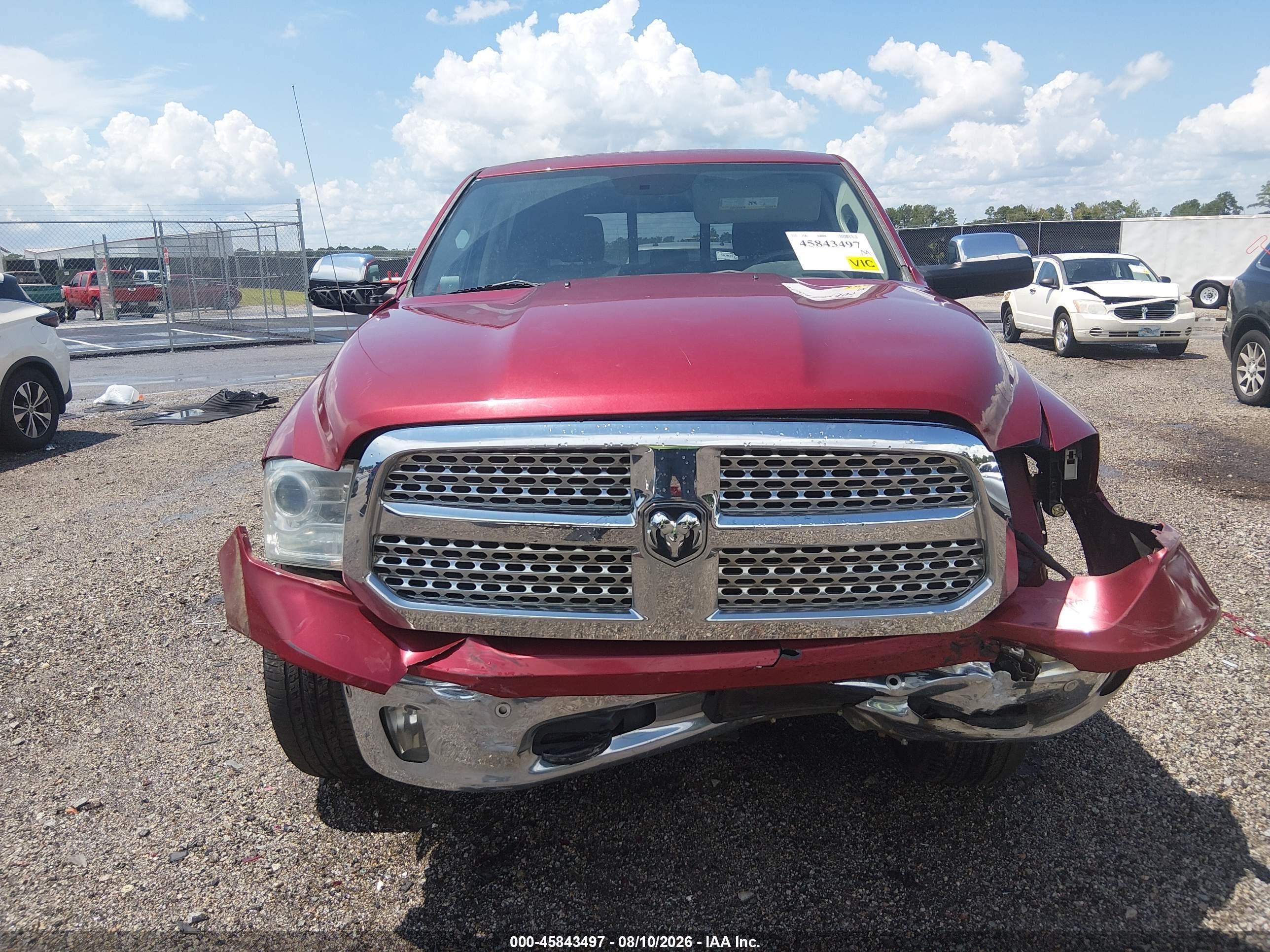 2015 Ram 1500 Laramie Red vin: 1C6RR7NG5FS500090