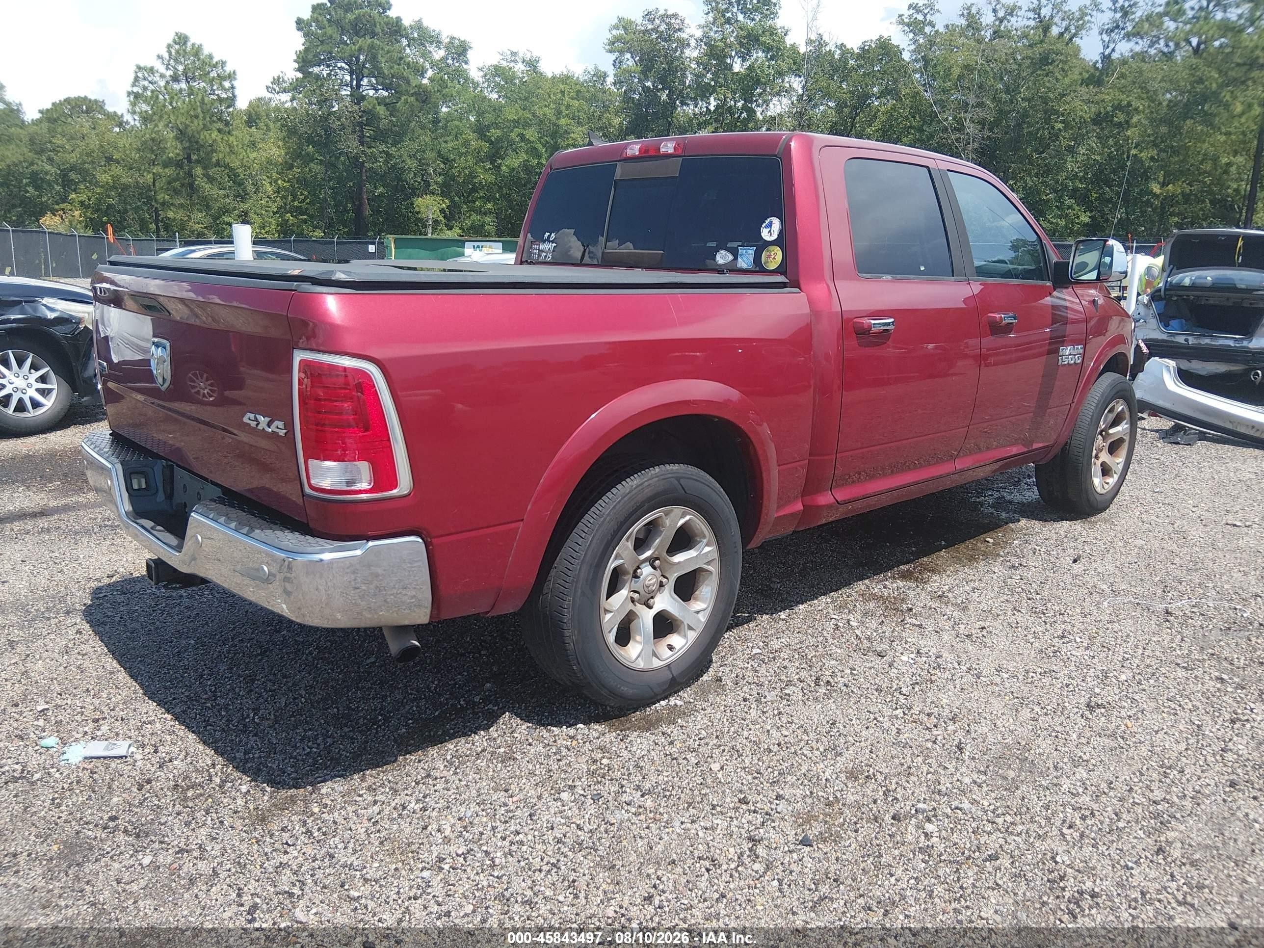 2015 Ram 1500 Laramie Red vin: 1C6RR7NG5FS500090