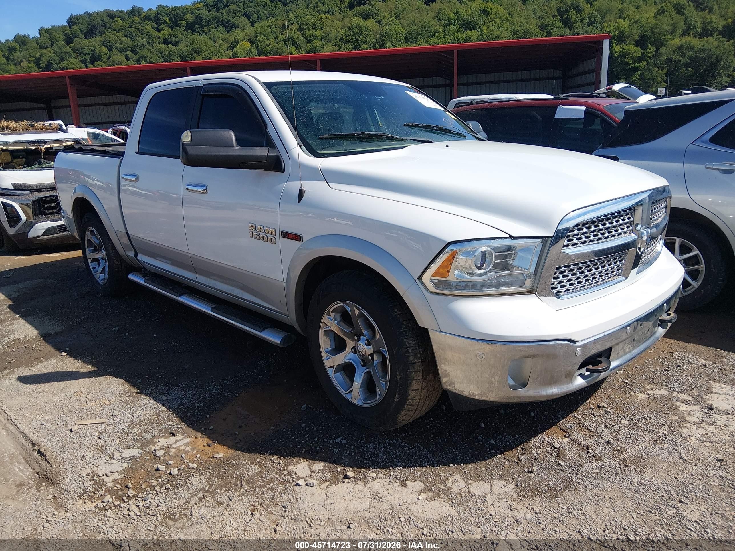 2015 Ram 1500 Laramie Белый vin: 1C6RR7NM1FS513912