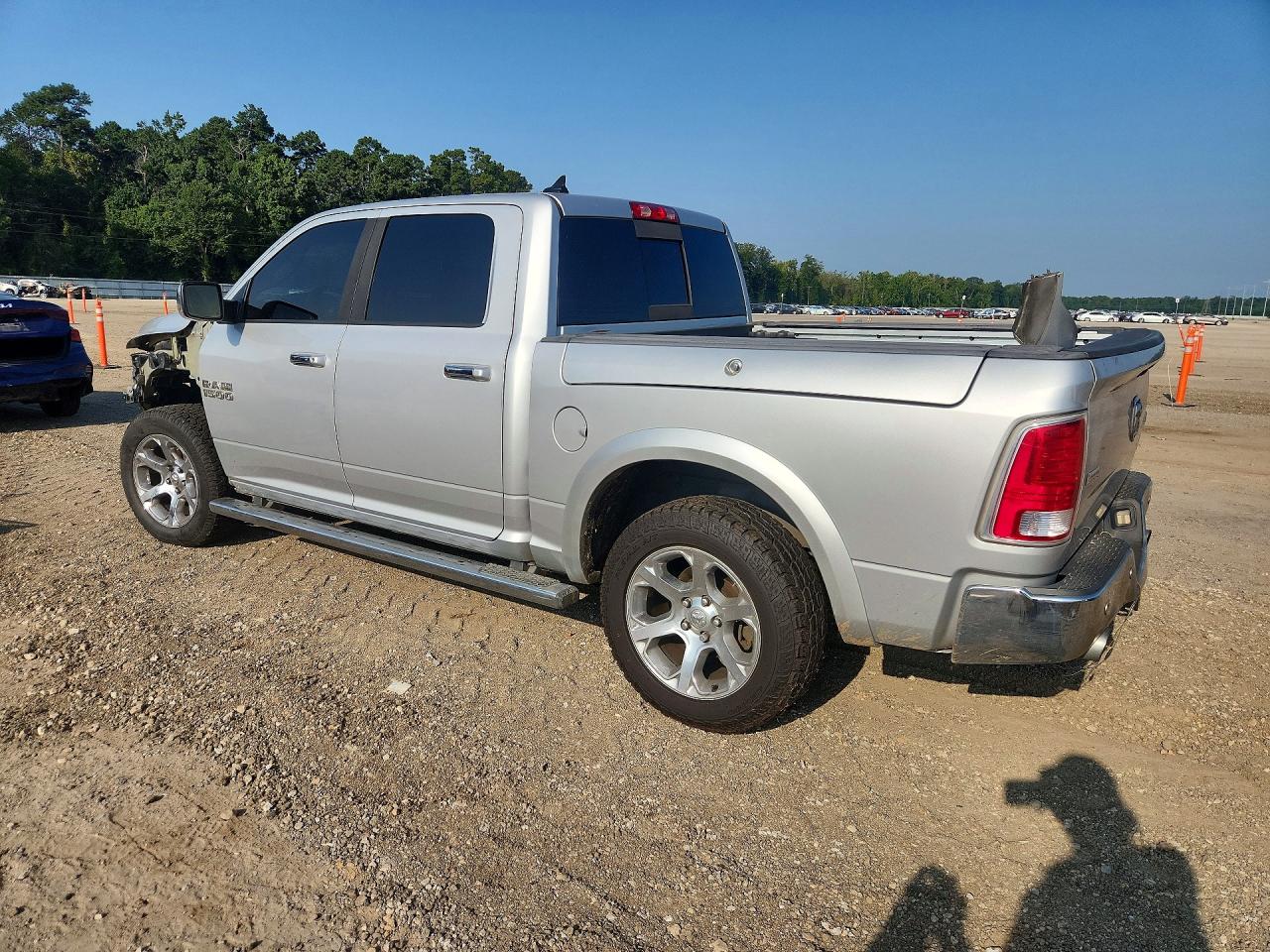 2015 Ram 1500 Laramie Silver vin: 1C6RR7NM1FS552404
