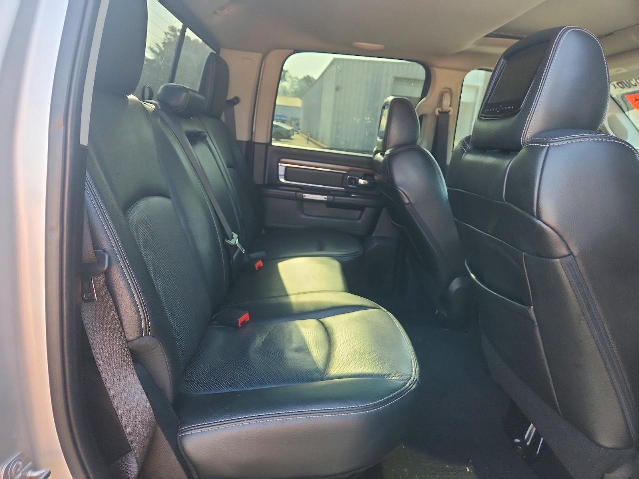 2015 Ram 1500 Laramie Silver vin: 1C6RR7NM1FS552404