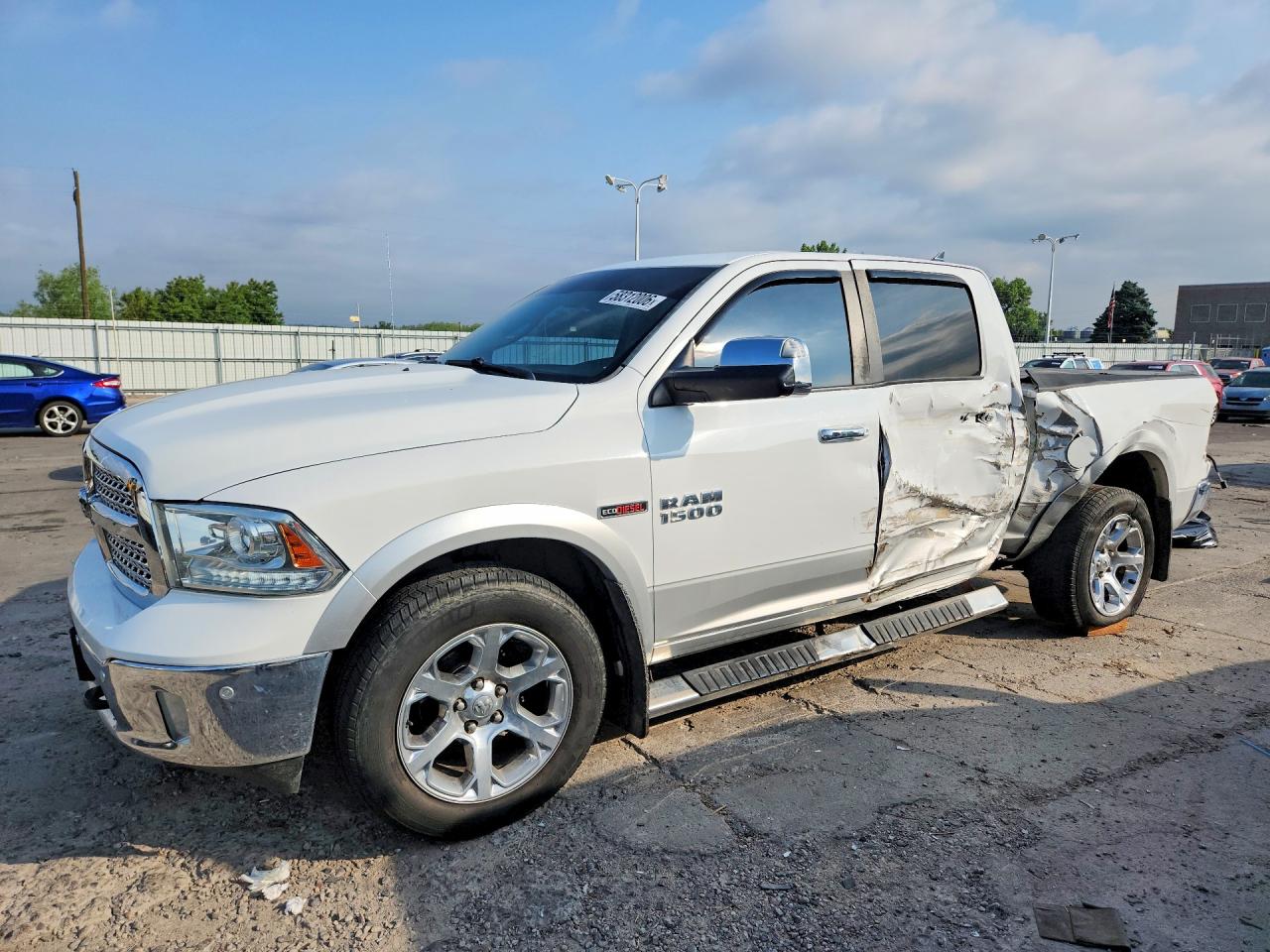 2015 Ram 1500 Laramie White vin: 1C6RR7NM1FS713253