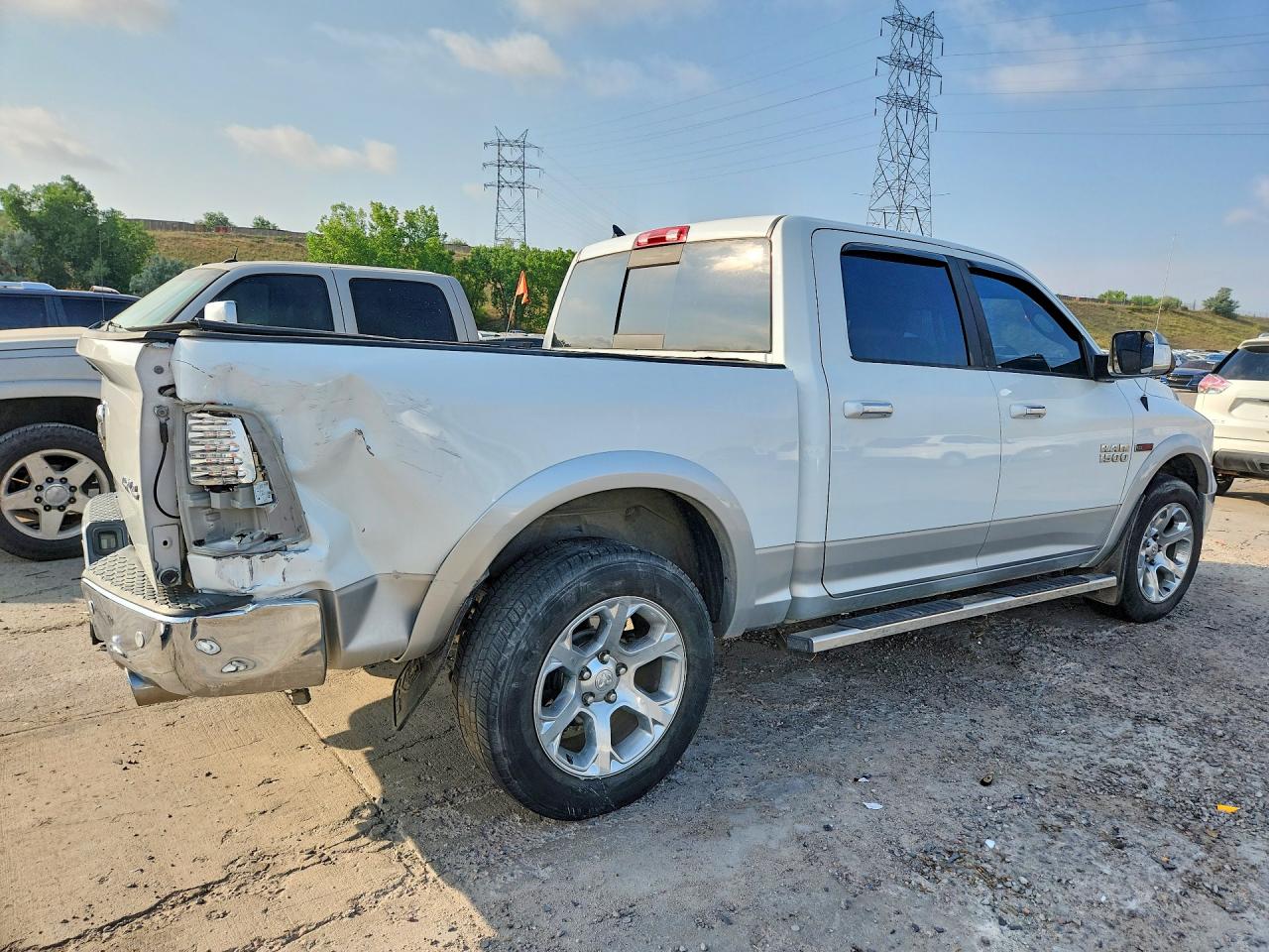 2015 Ram 1500 Laramie White vin: 1C6RR7NM1FS713253