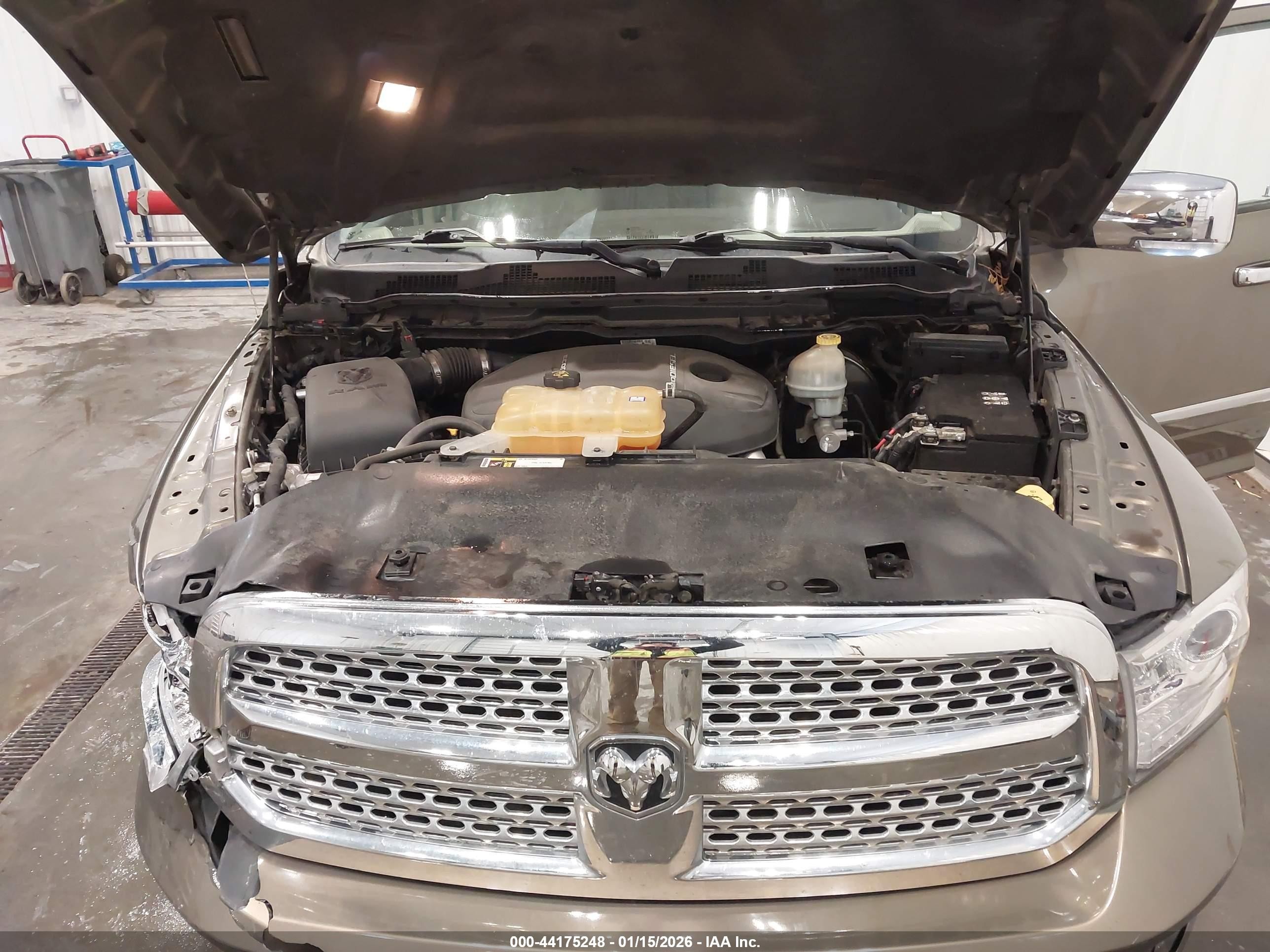 2015 Ram 1500 Laramie Green vin: 1C6RR7NM2FS562911