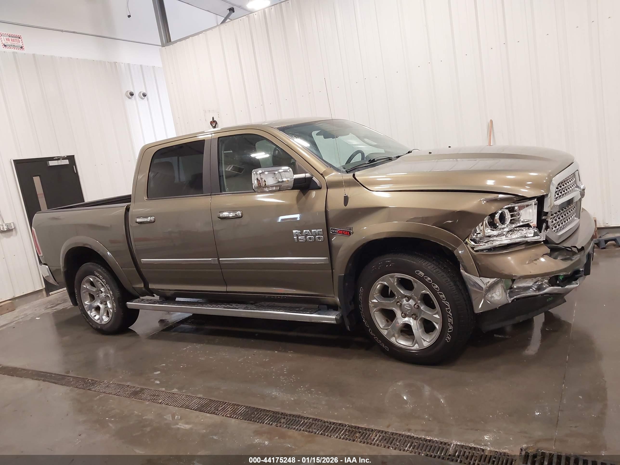 2015 Ram 1500 Laramie Green vin: 1C6RR7NM2FS562911