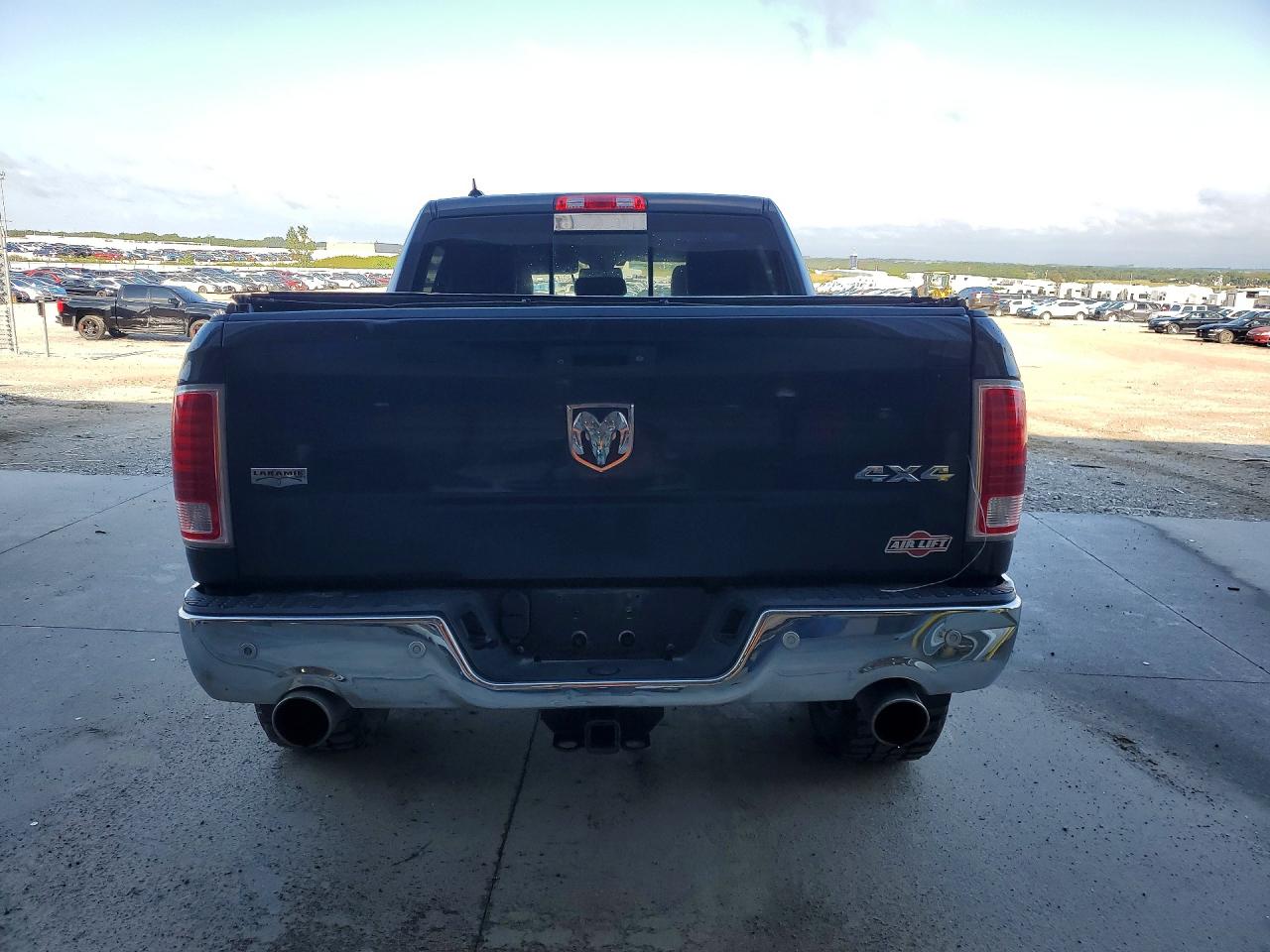 2015 Ram 1500 Laramie Gray vin: 1C6RR7NM2FS727968