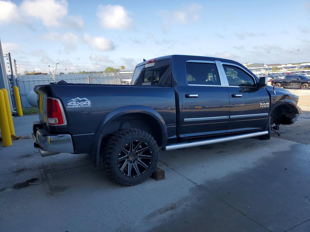 2015 Ram 1500 Laramie Gray vin: 1C6RR7NM2FS727968