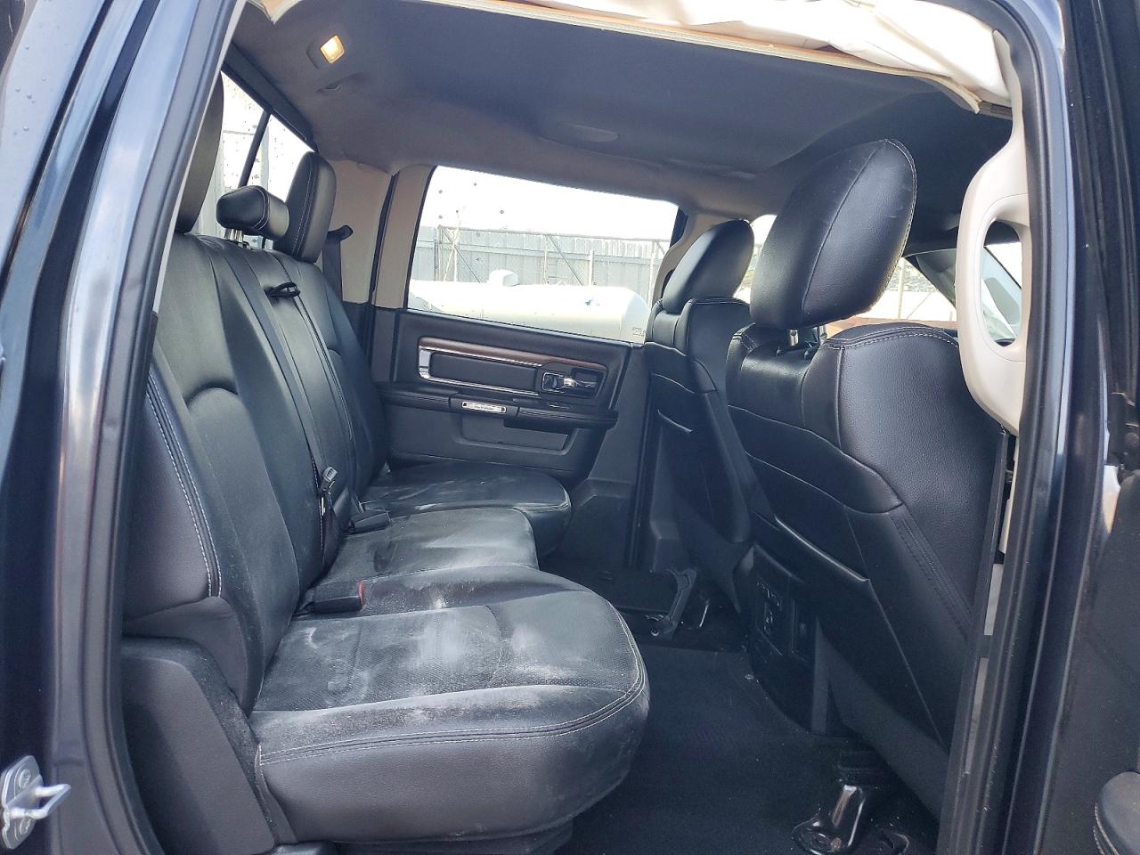 2015 Ram 1500 Laramie Gray vin: 1C6RR7NM2FS727968