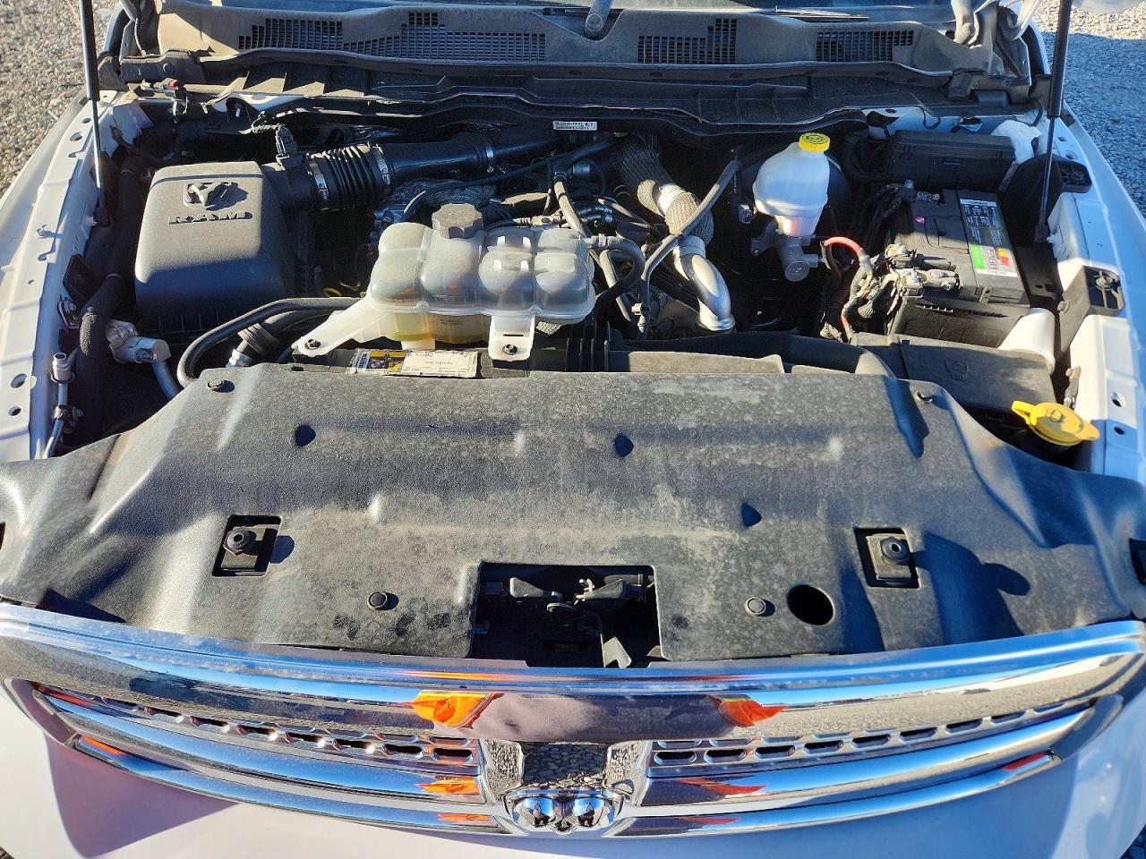 2014 Ram 1500 Laramie White vin: 1C6RR7NM4ES428349