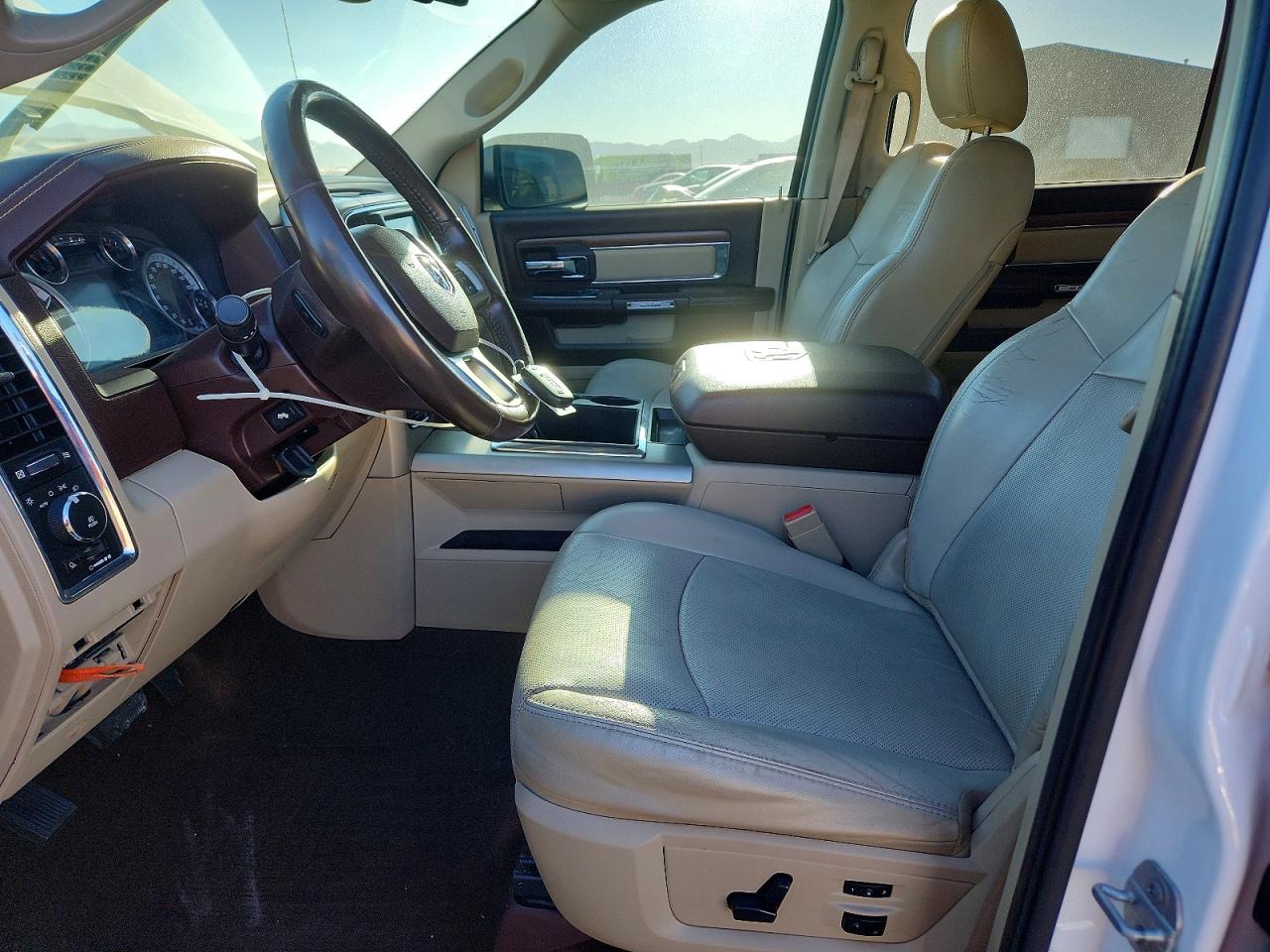 2014 Ram 1500 Laramie White vin: 1C6RR7NM4ES428349