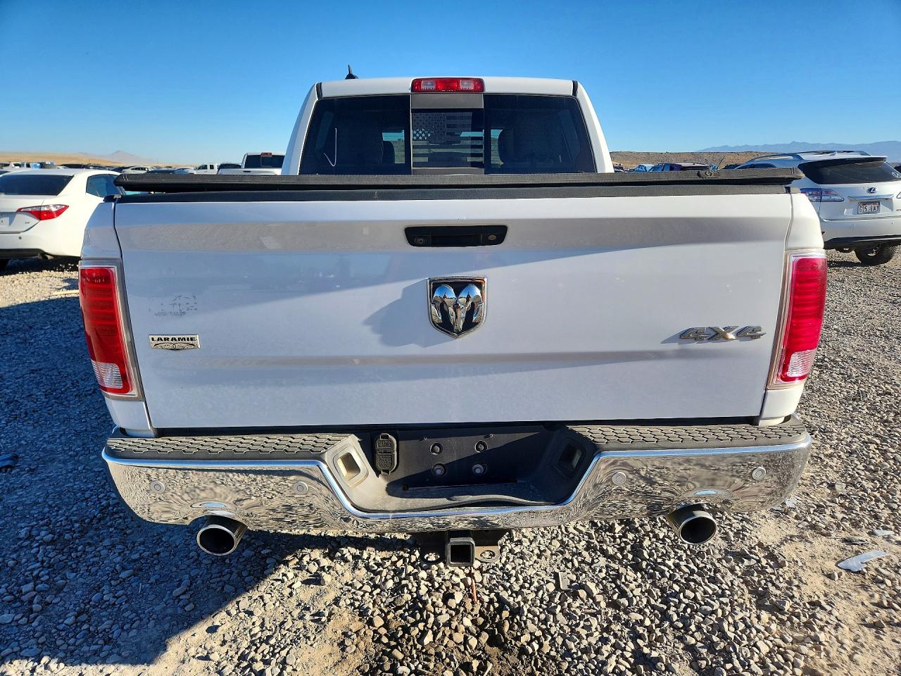 2014 Ram 1500 Laramie White vin: 1C6RR7NM4ES428349