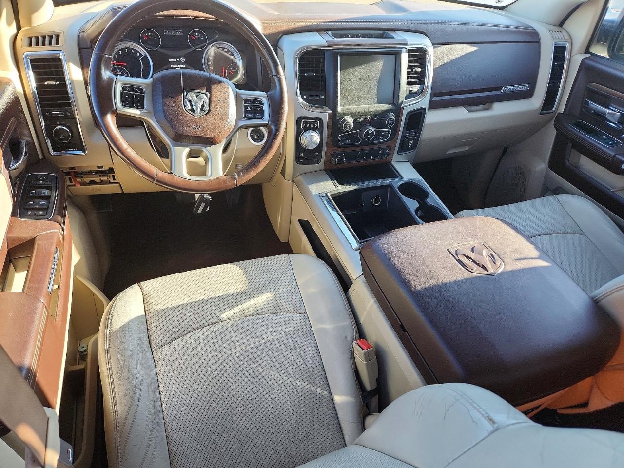 2014 Ram 1500 Laramie White vin: 1C6RR7NM4ES428349