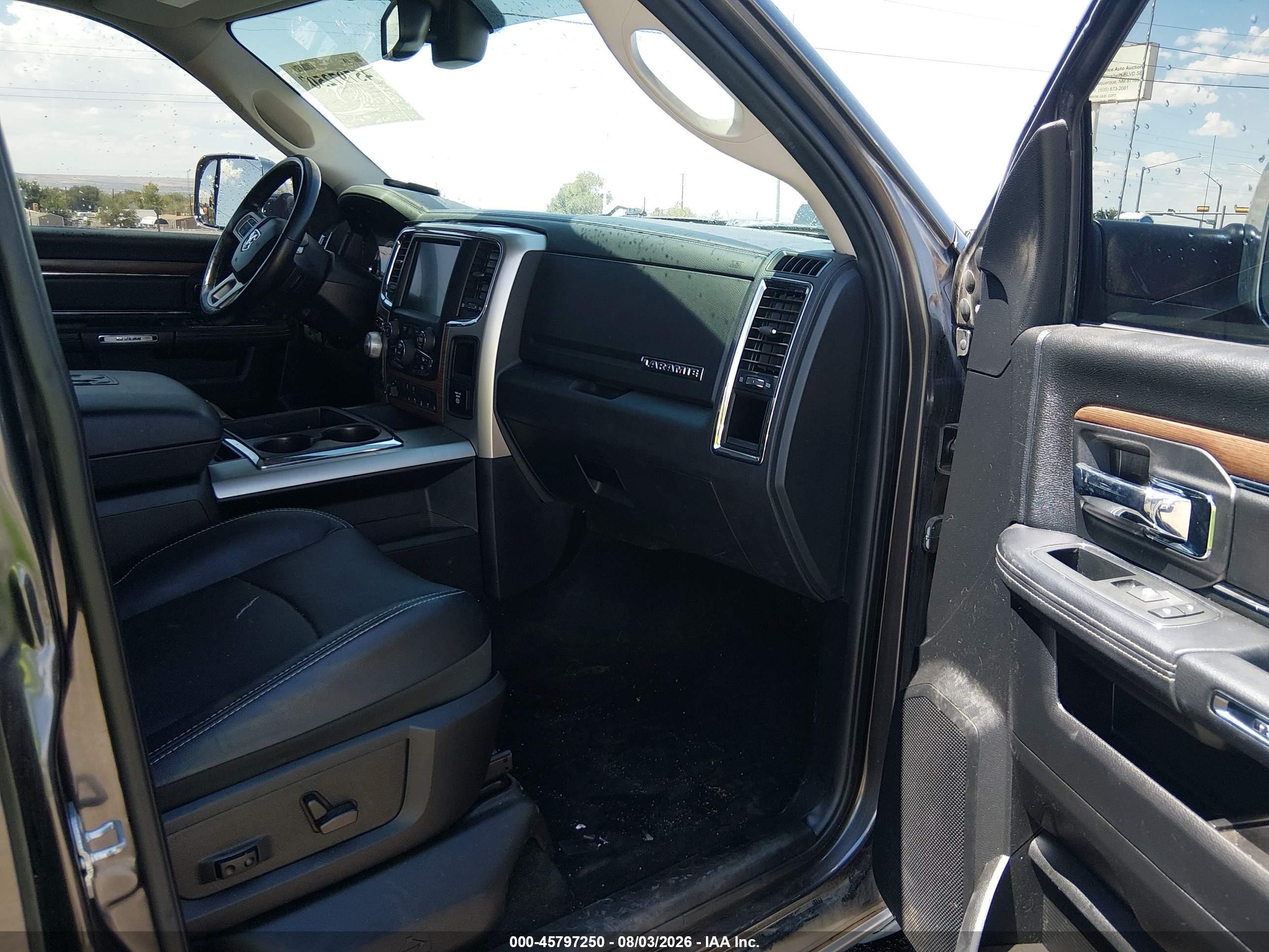 2015 Ram 1500 Laramie Gray vin: 1C6RR7NM4FS687957