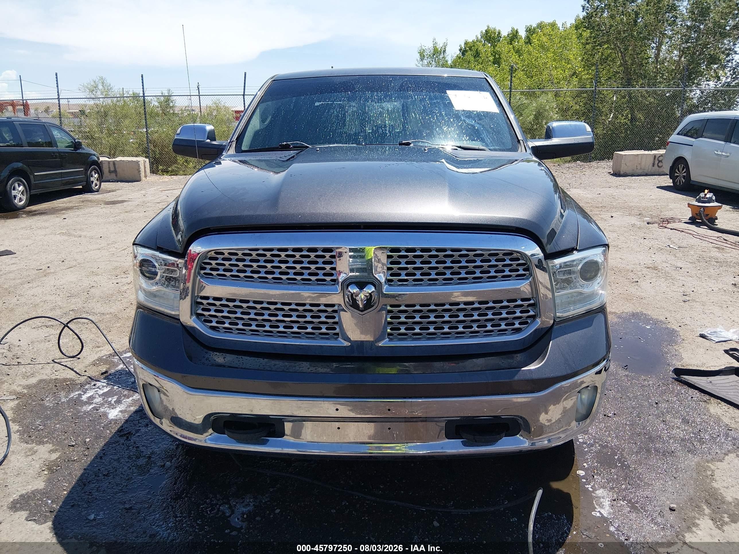 2015 Ram 1500 Laramie Gray vin: 1C6RR7NM4FS687957