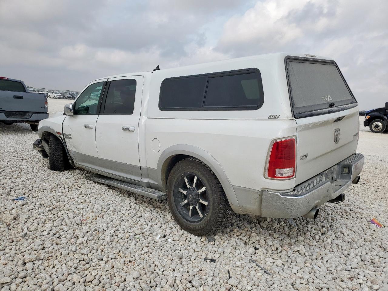 2015 Ram 1500 Laramie White vin: 1C6RR7NM5FS678989