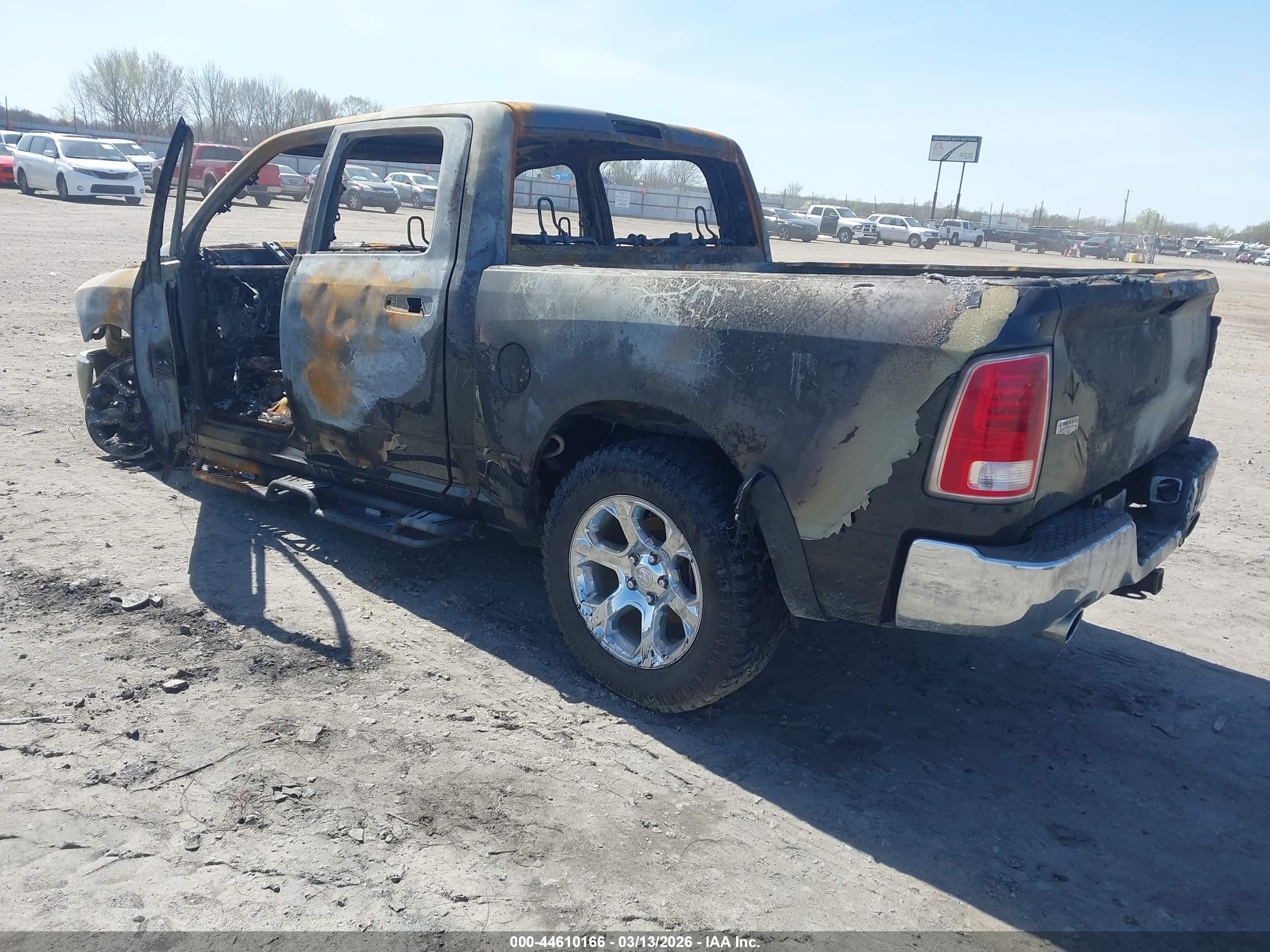 2016 Ram 1500 Laramie Черный vin: 1C6RR7NM6GS366116