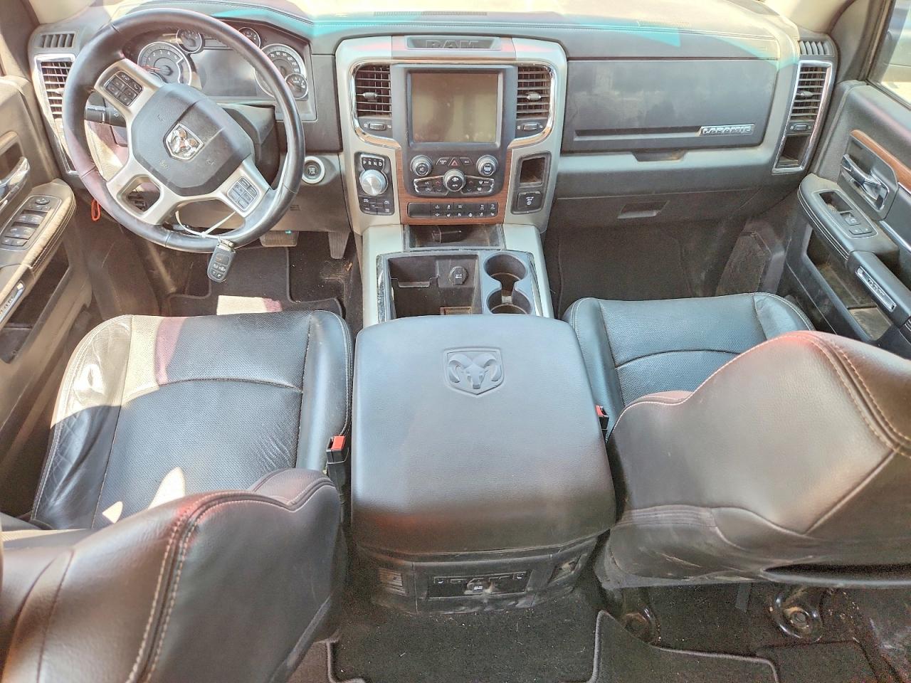 2015 Ram 1500 Laramie White vin: 1C6RR7NM7FS534666