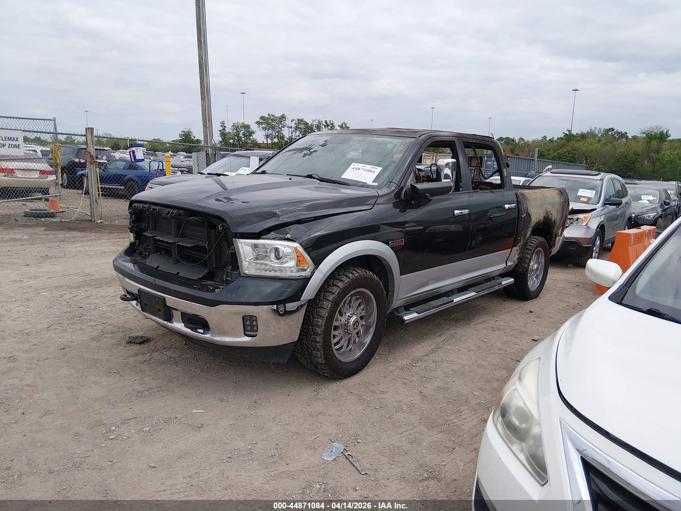 2015 Ram 1500 Laramie Beige vin: 1C6RR7NM8FS743205