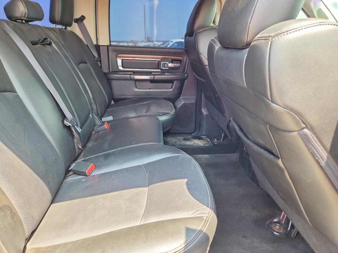 2015 Ram 1500 Laramie Silver vin: 1C6RR7NM9FS658180