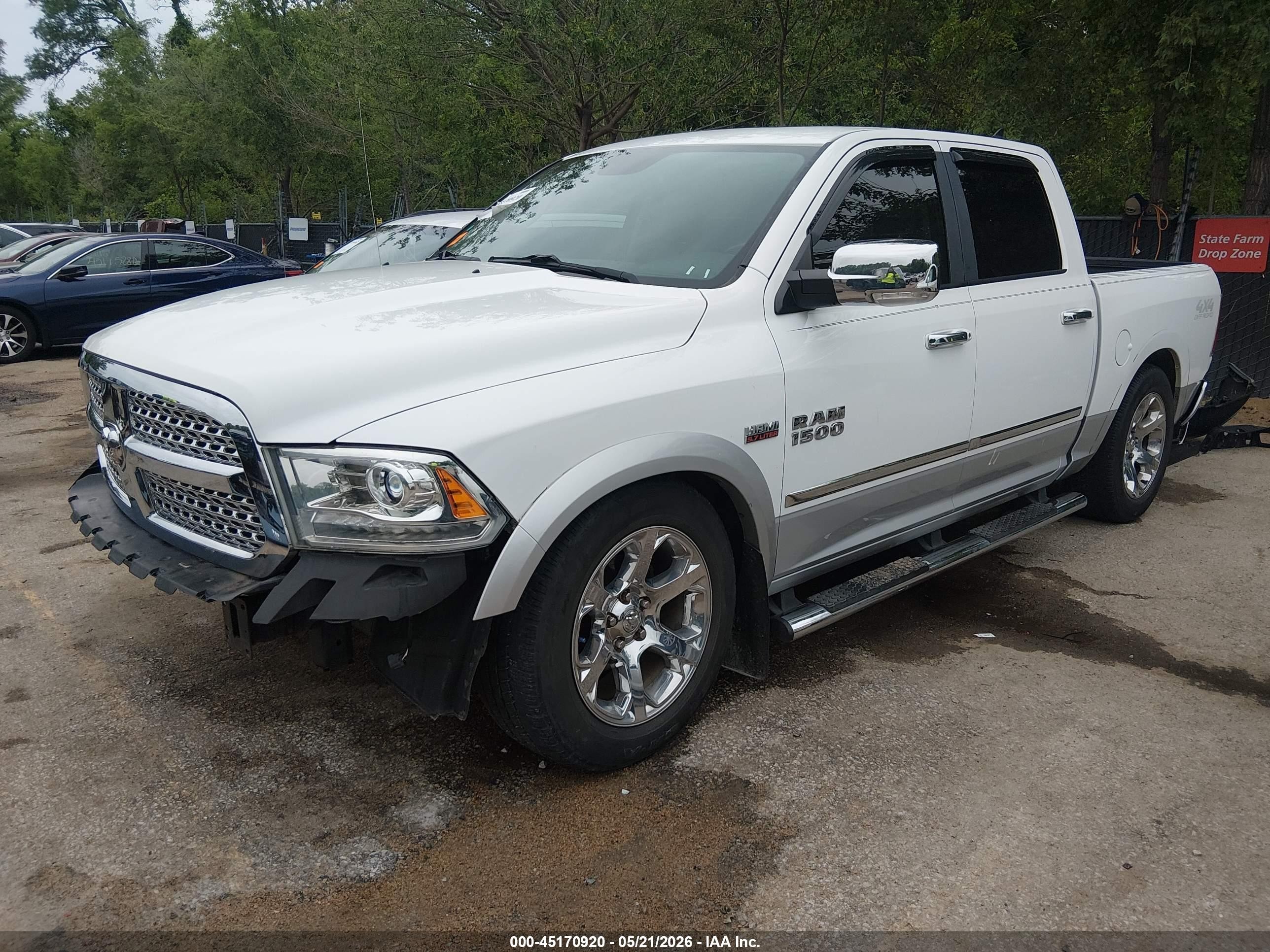 2015 Ram 1500 Laramie White vin: 1C6RR7NT0FS586051