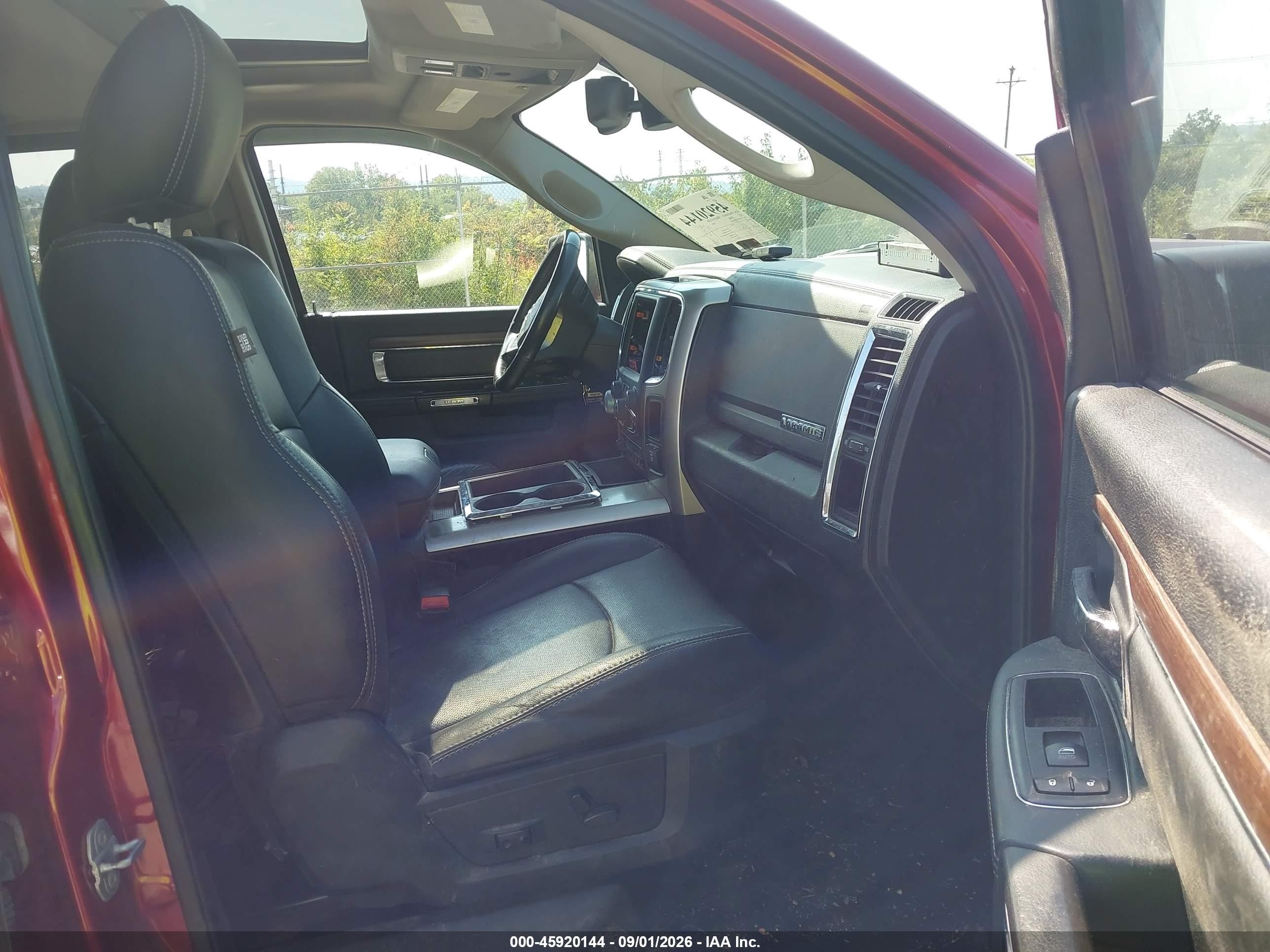 2015 Ram 1500 Laramie Maroon vin: 1C6RR7NT0FS602720