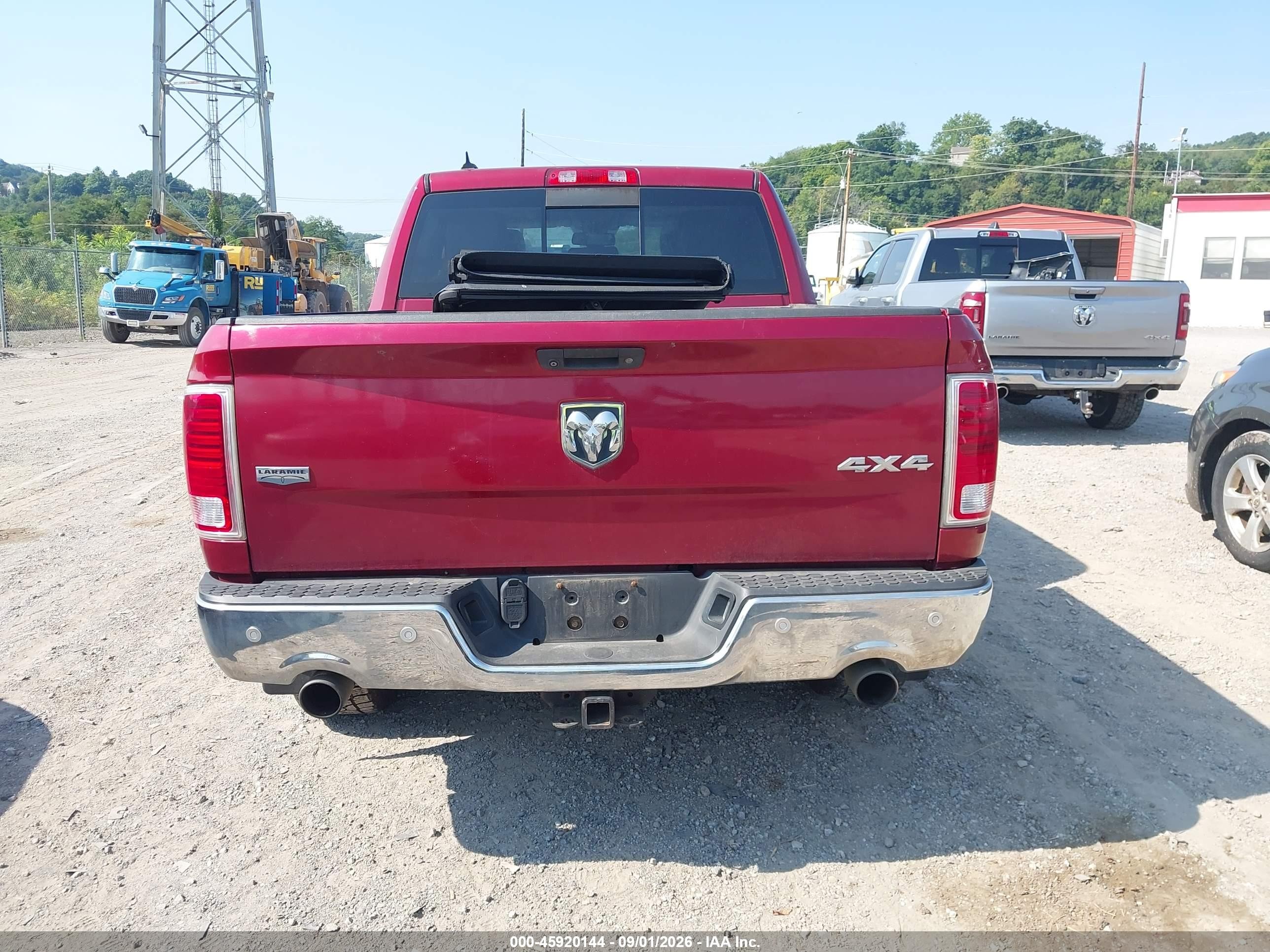 2015 Ram 1500 Laramie Maroon vin: 1C6RR7NT0FS602720