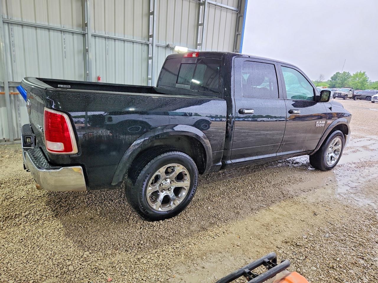 2016 Ram 1500 Laramie Black vin: 1C6RR7NT0GS105393