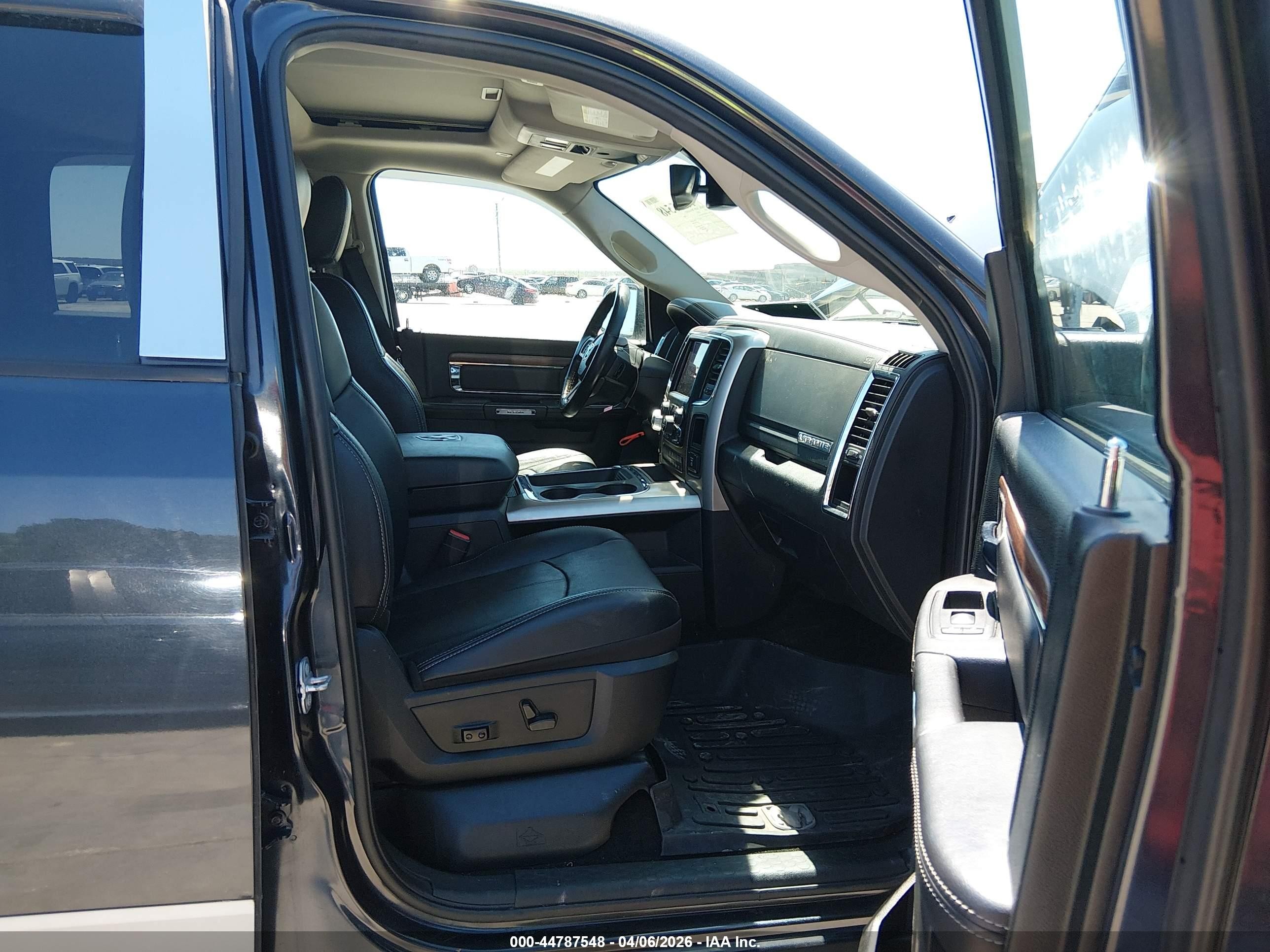 2018 Ram 1500 Laramie  4x4 5'7 Box Gray vin: 1C6RR7NT0JS162474