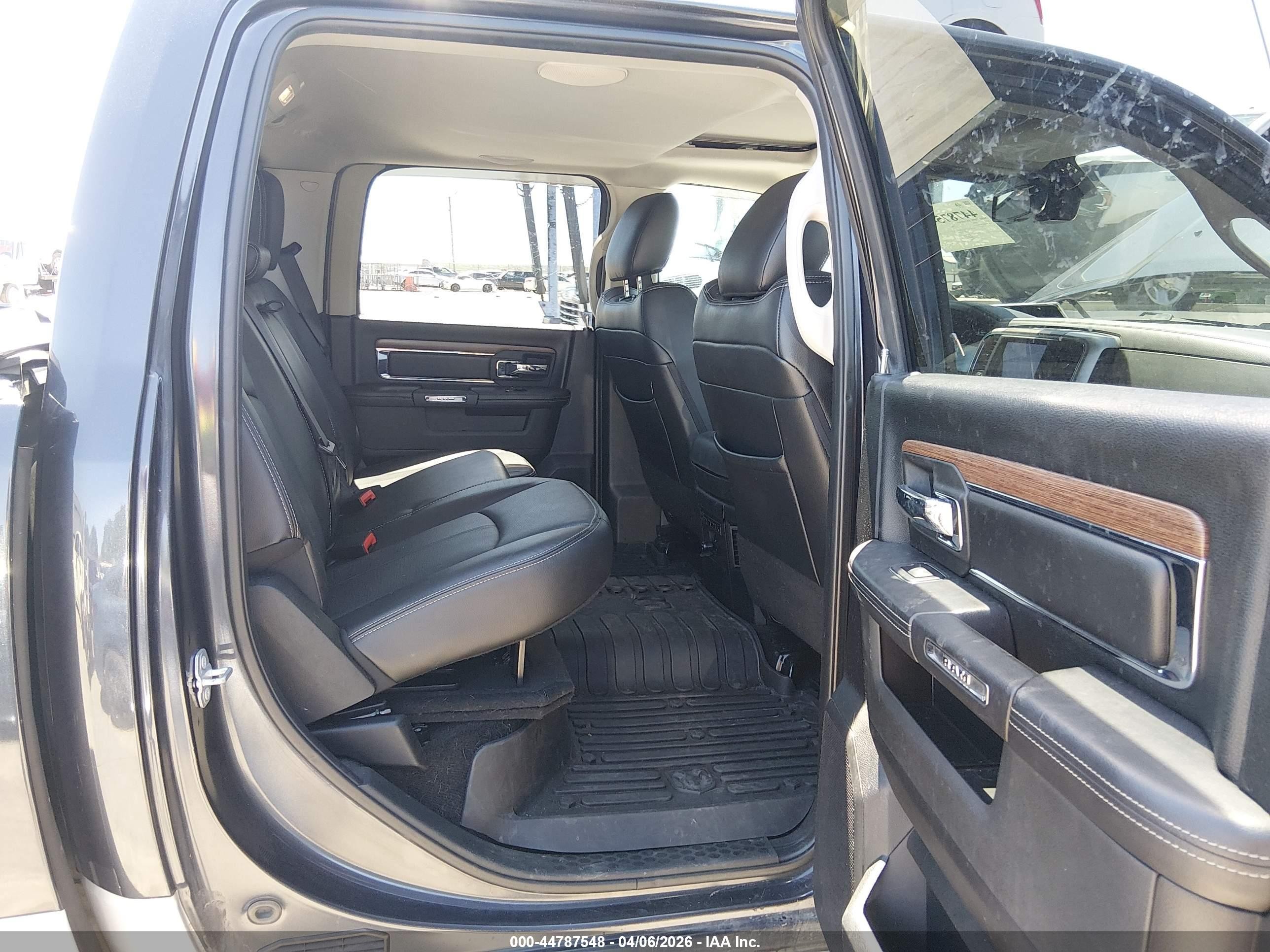 2018 Ram 1500 Laramie  4x4 5'7 Box Gray vin: 1C6RR7NT0JS162474