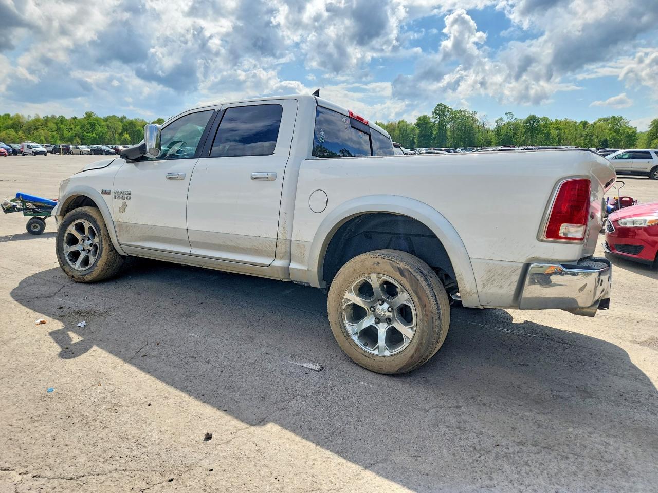 2013 Ram 1500 Laramie White vin: 1C6RR7NT1DS517236