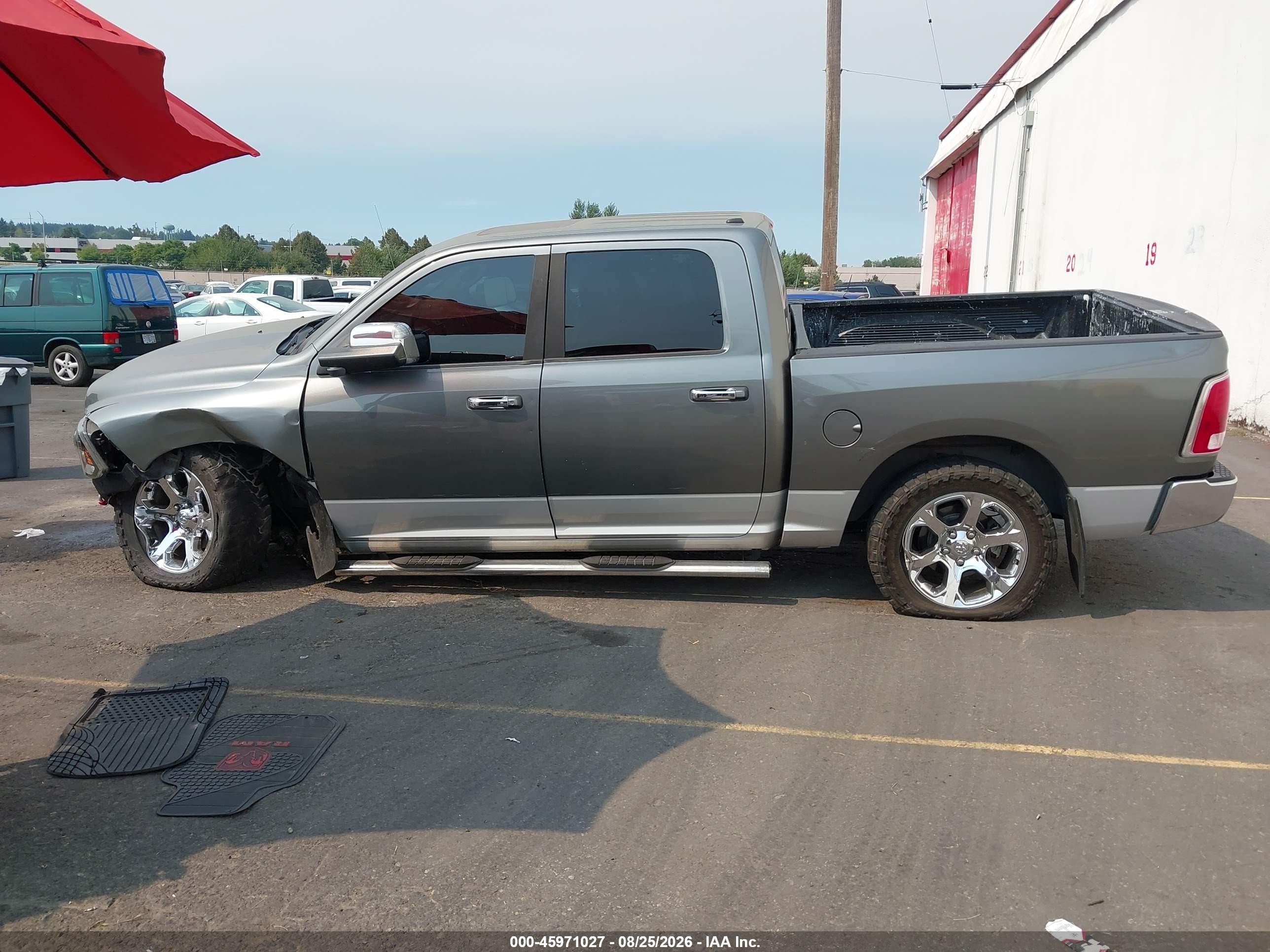 2013 Ram 1500 Laramie Gray vin: 1C6RR7NT1DS580370