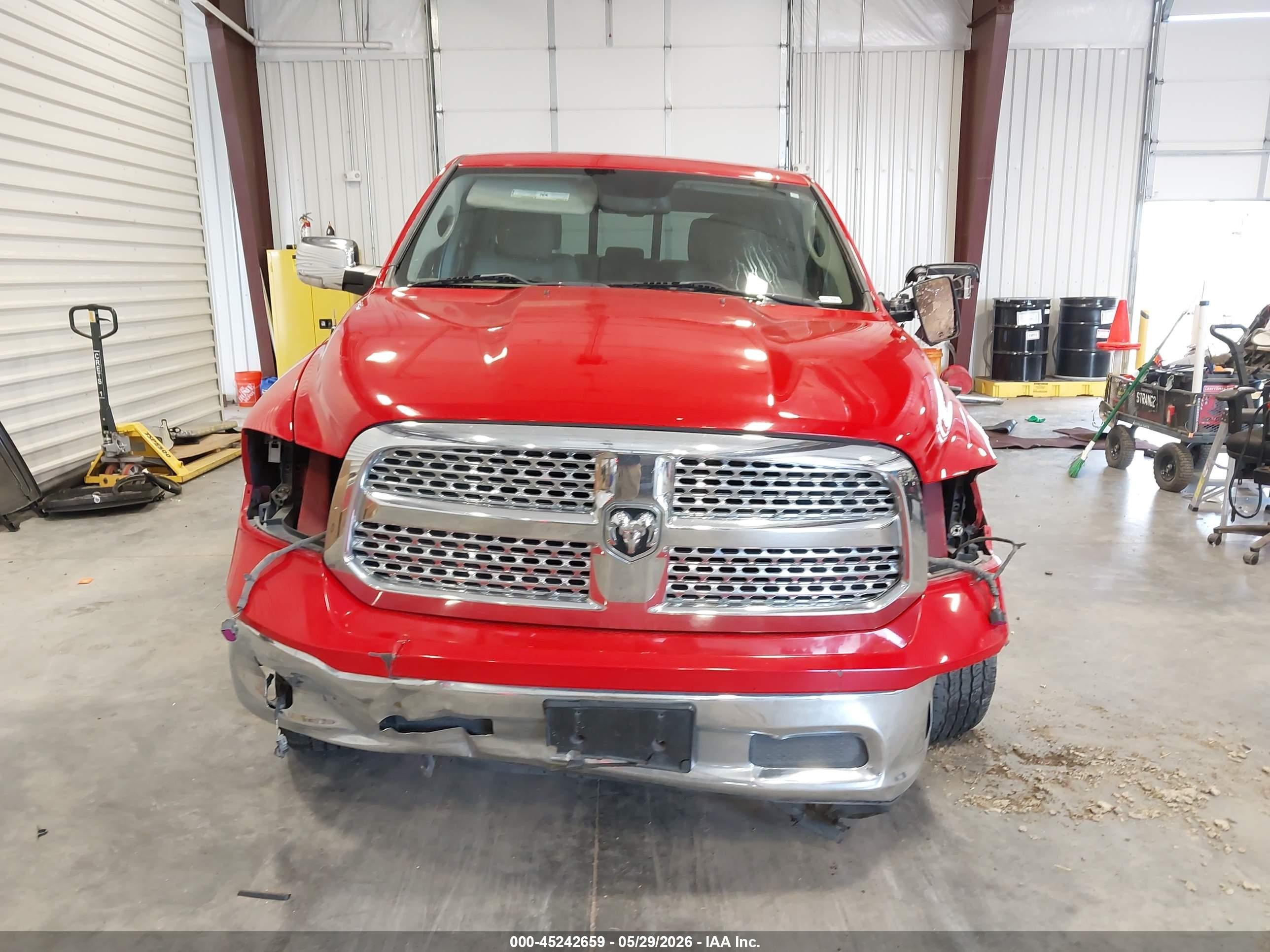 2014 Ram 1500 Laramie Red vin: 1C6RR7NT1ES445889