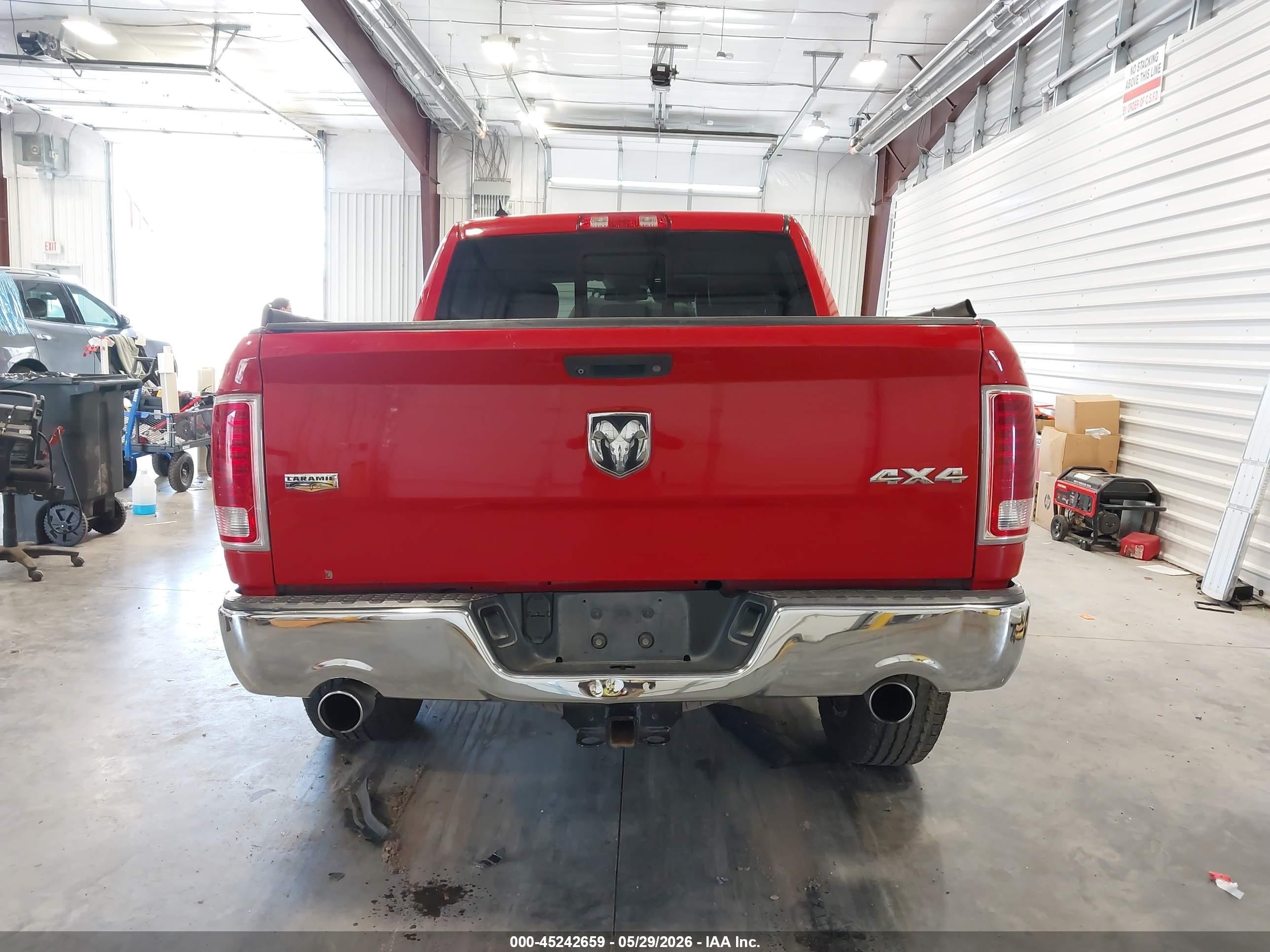 2014 Ram 1500 Laramie Red vin: 1C6RR7NT1ES445889