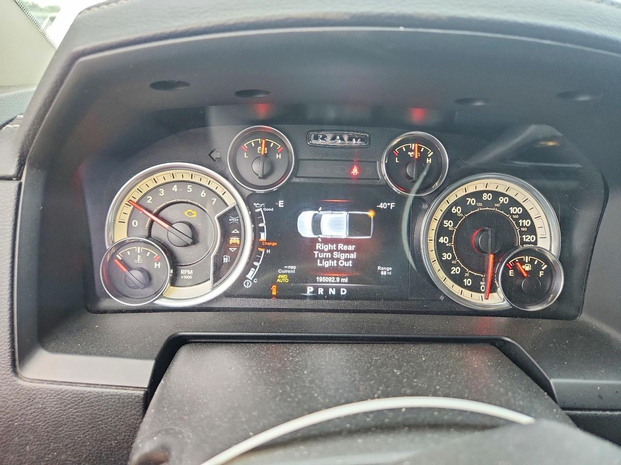 2017 Ram 1500 Laramie White vin: 1C6RR7NT1HS500040