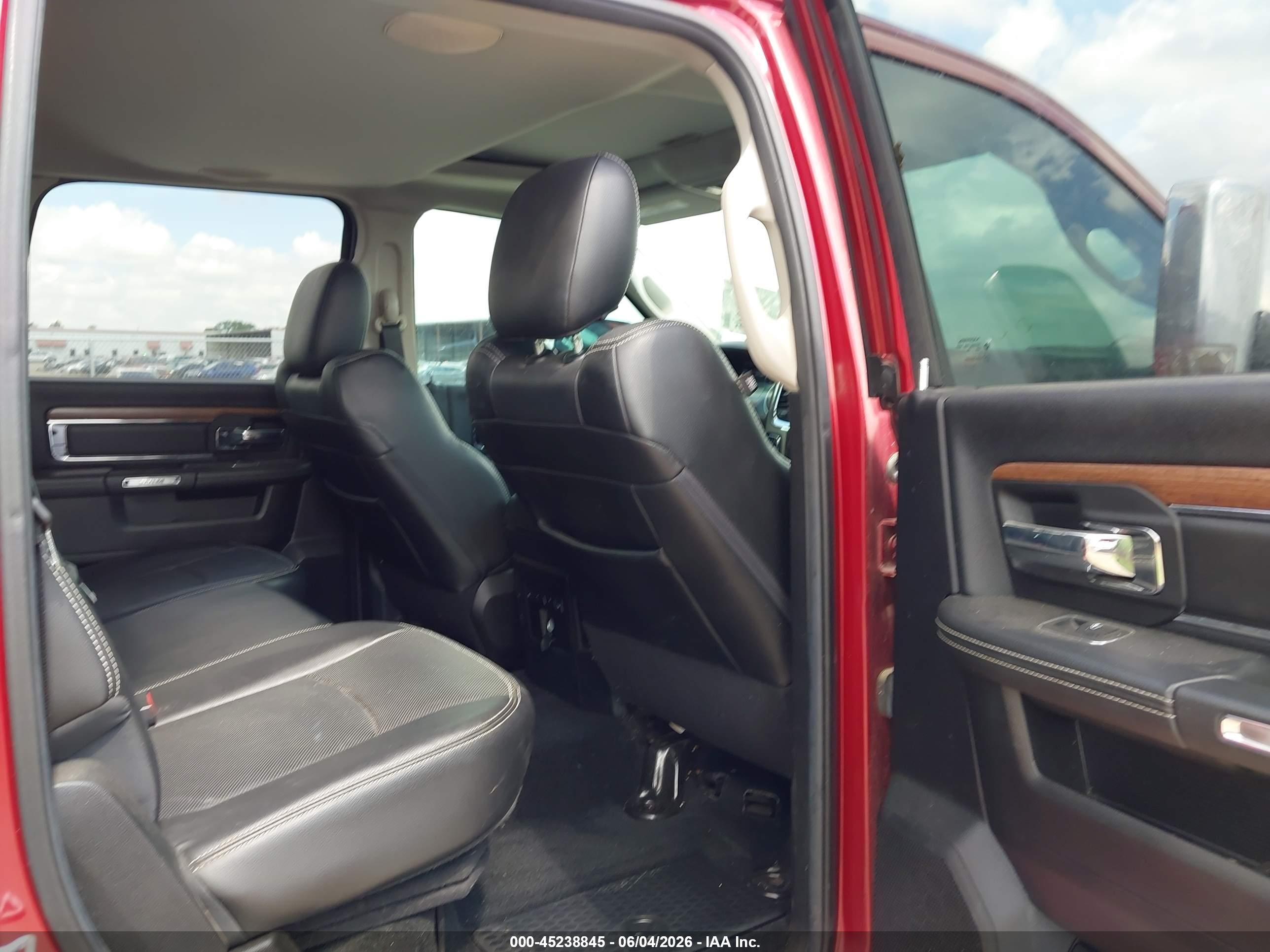2014 Ram 1500 Laramie Red vin: 1C6RR7NT2ES126064