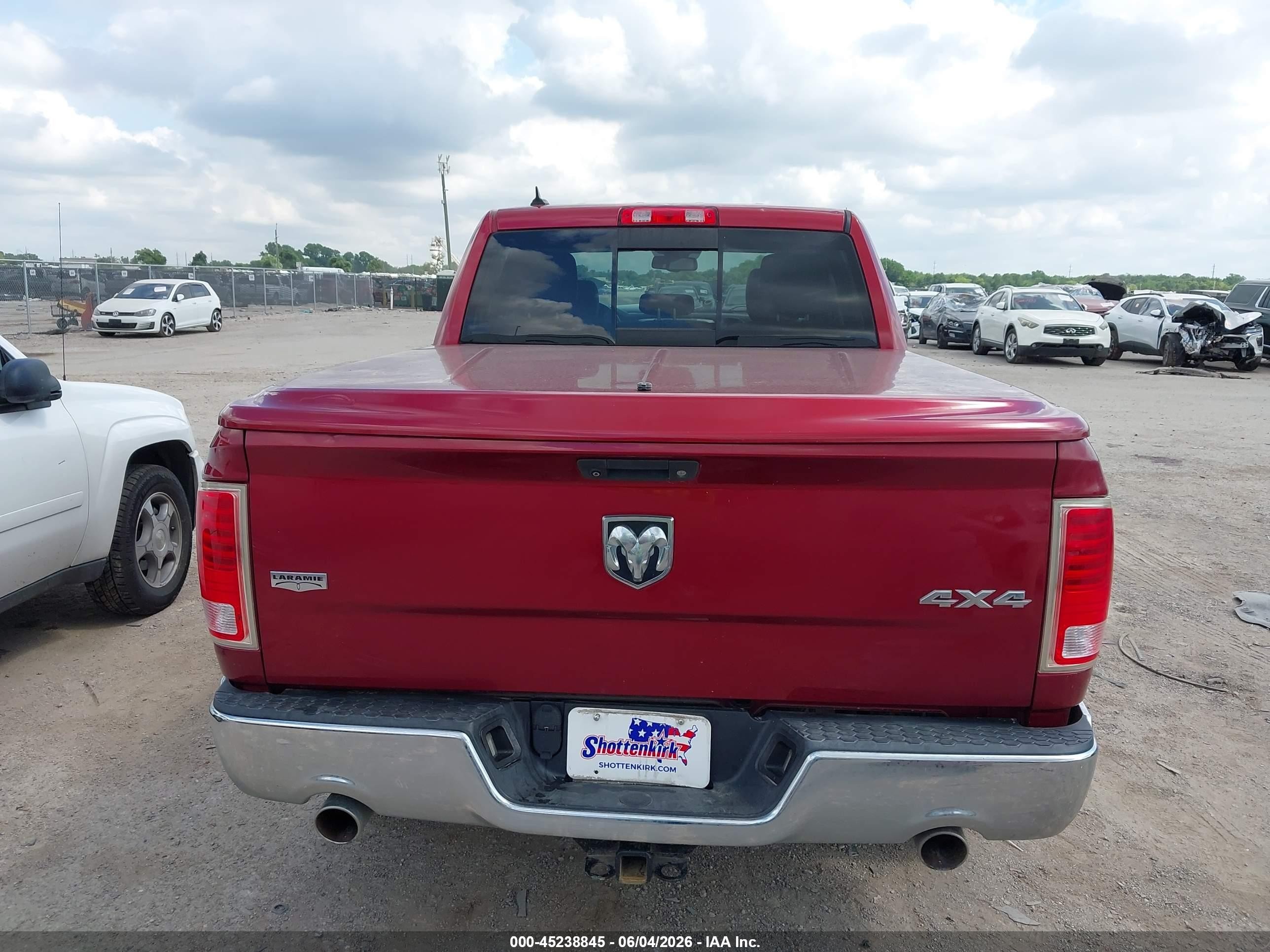 2014 Ram 1500 Laramie Red vin: 1C6RR7NT2ES126064
