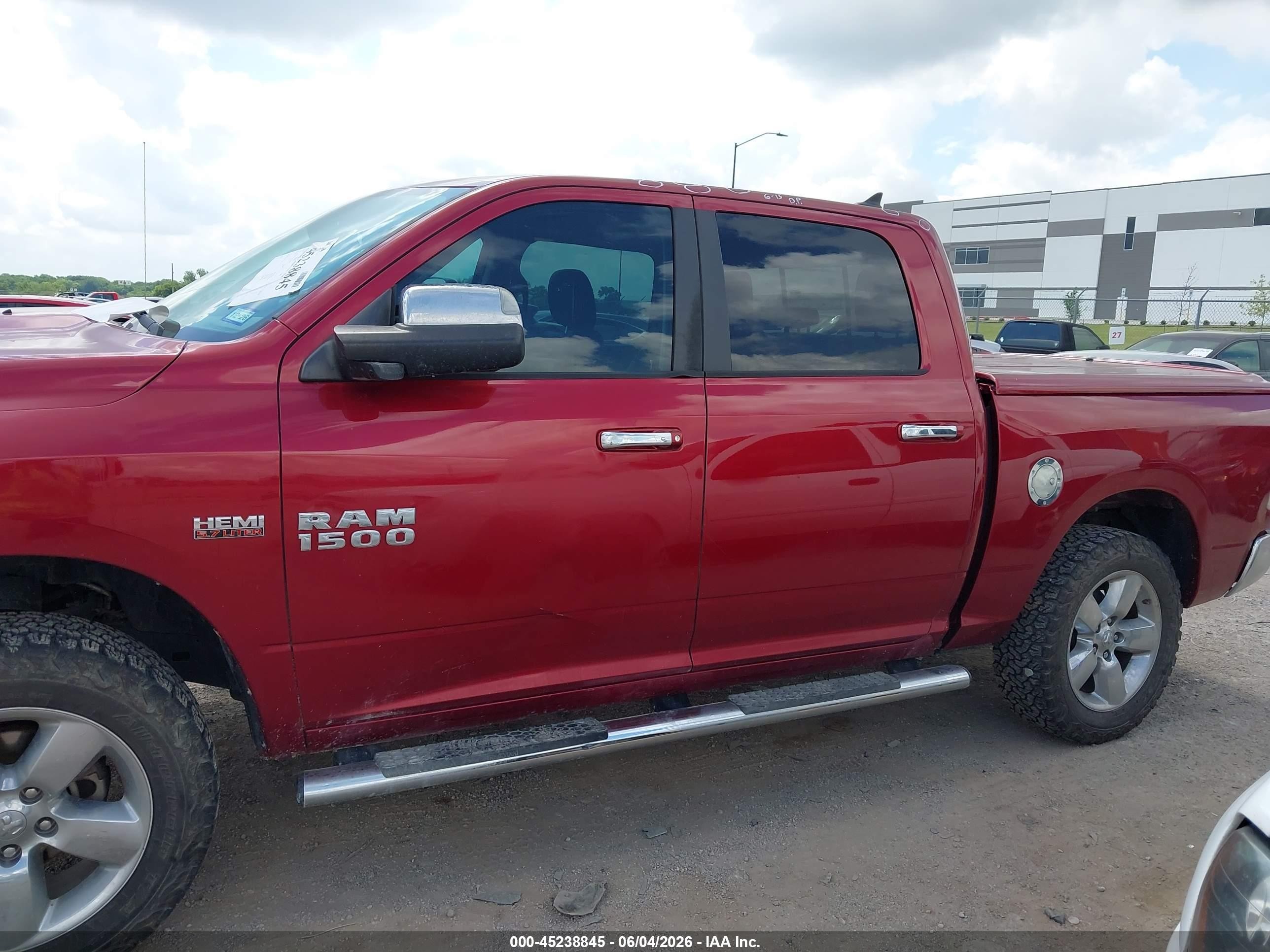 2014 Ram 1500 Laramie Red vin: 1C6RR7NT2ES126064