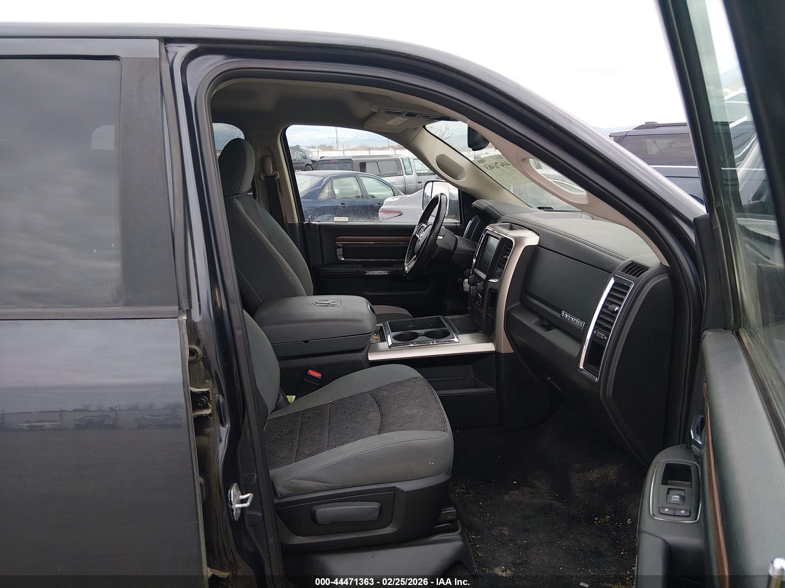 2014 Ram 1500 Laramie Dark Blue vin: 1C6RR7NT2ES342724