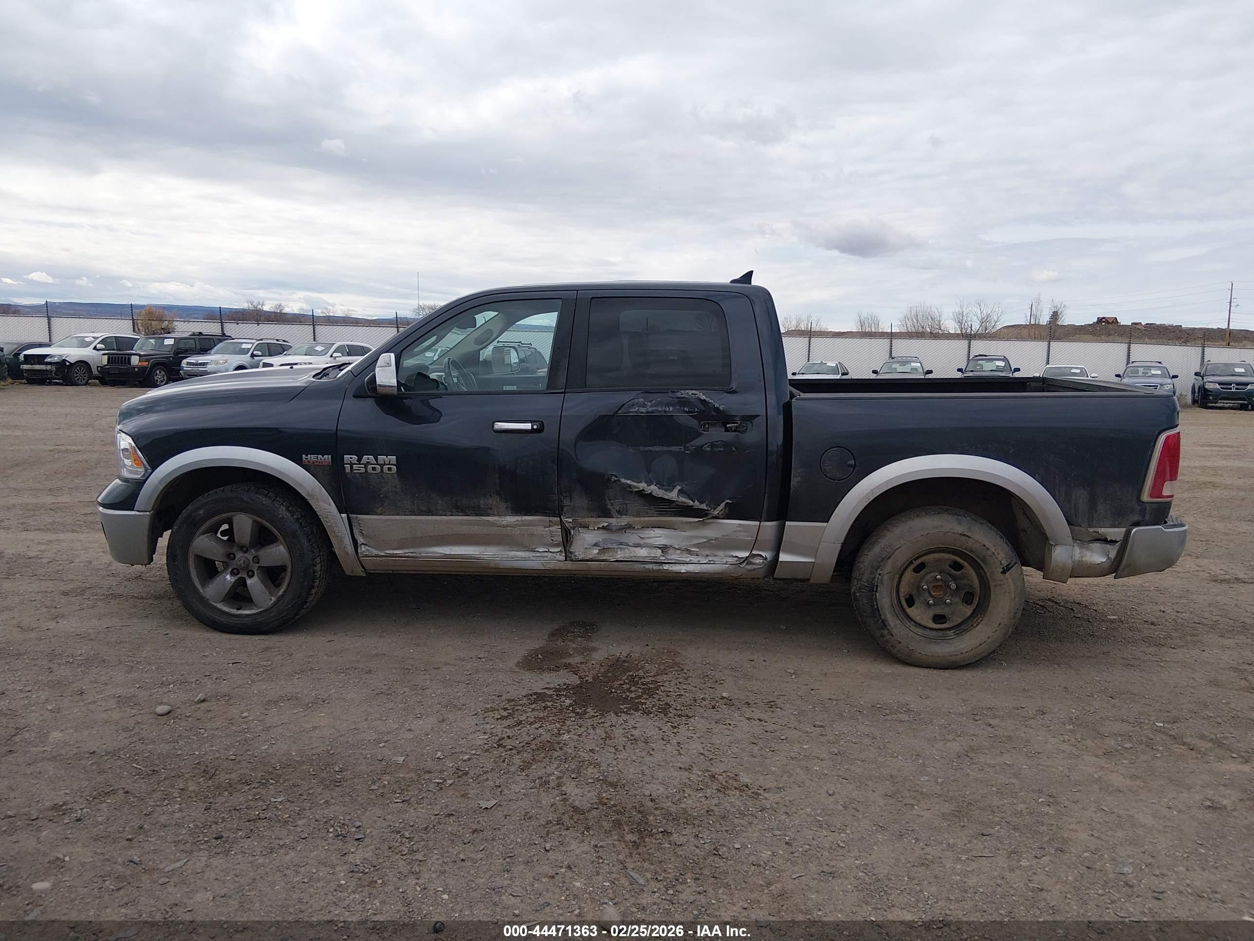 2014 Ram 1500 Laramie Dark Blue vin: 1C6RR7NT2ES342724
