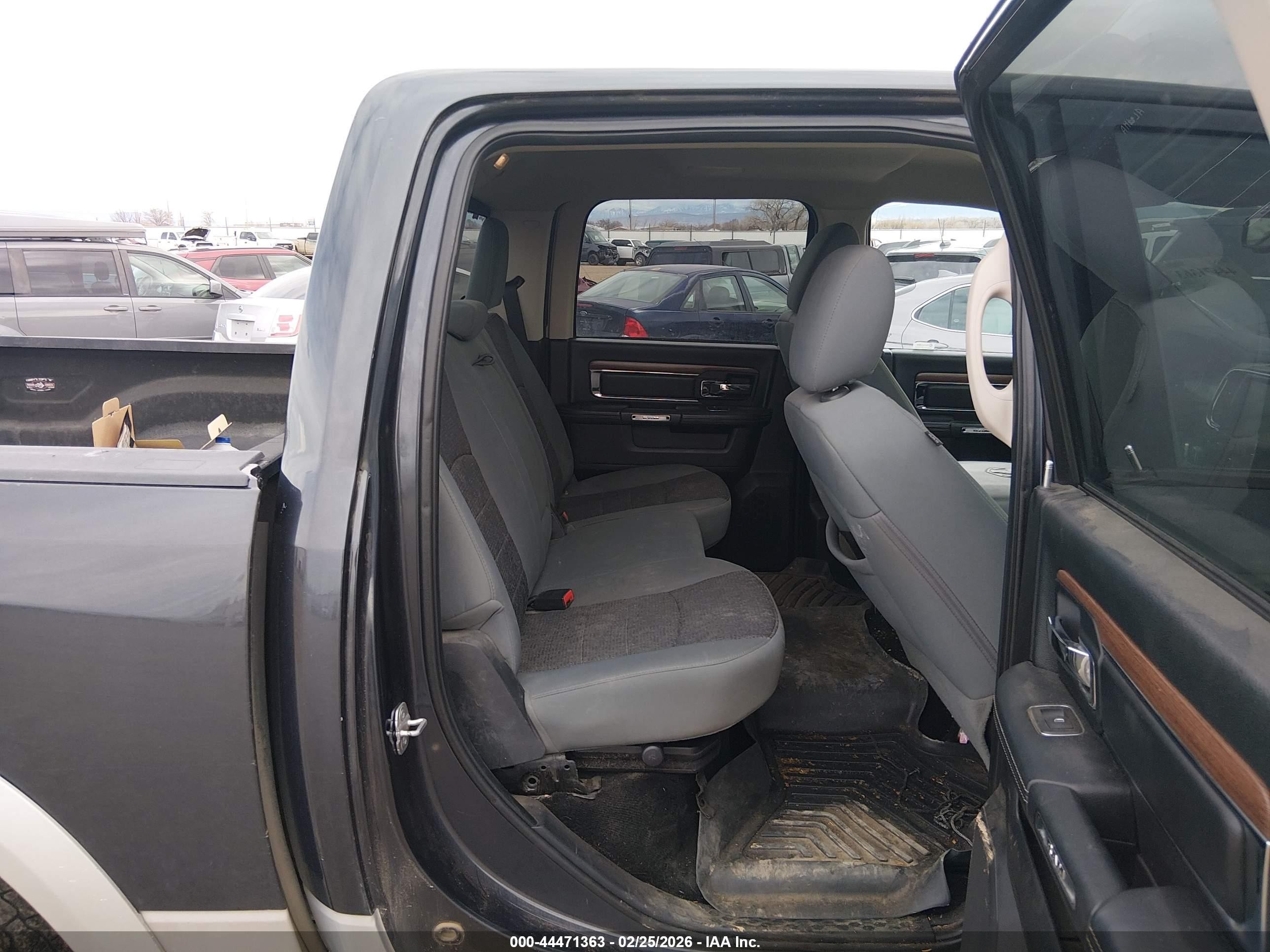 2014 Ram 1500 Laramie Dark Blue vin: 1C6RR7NT2ES342724