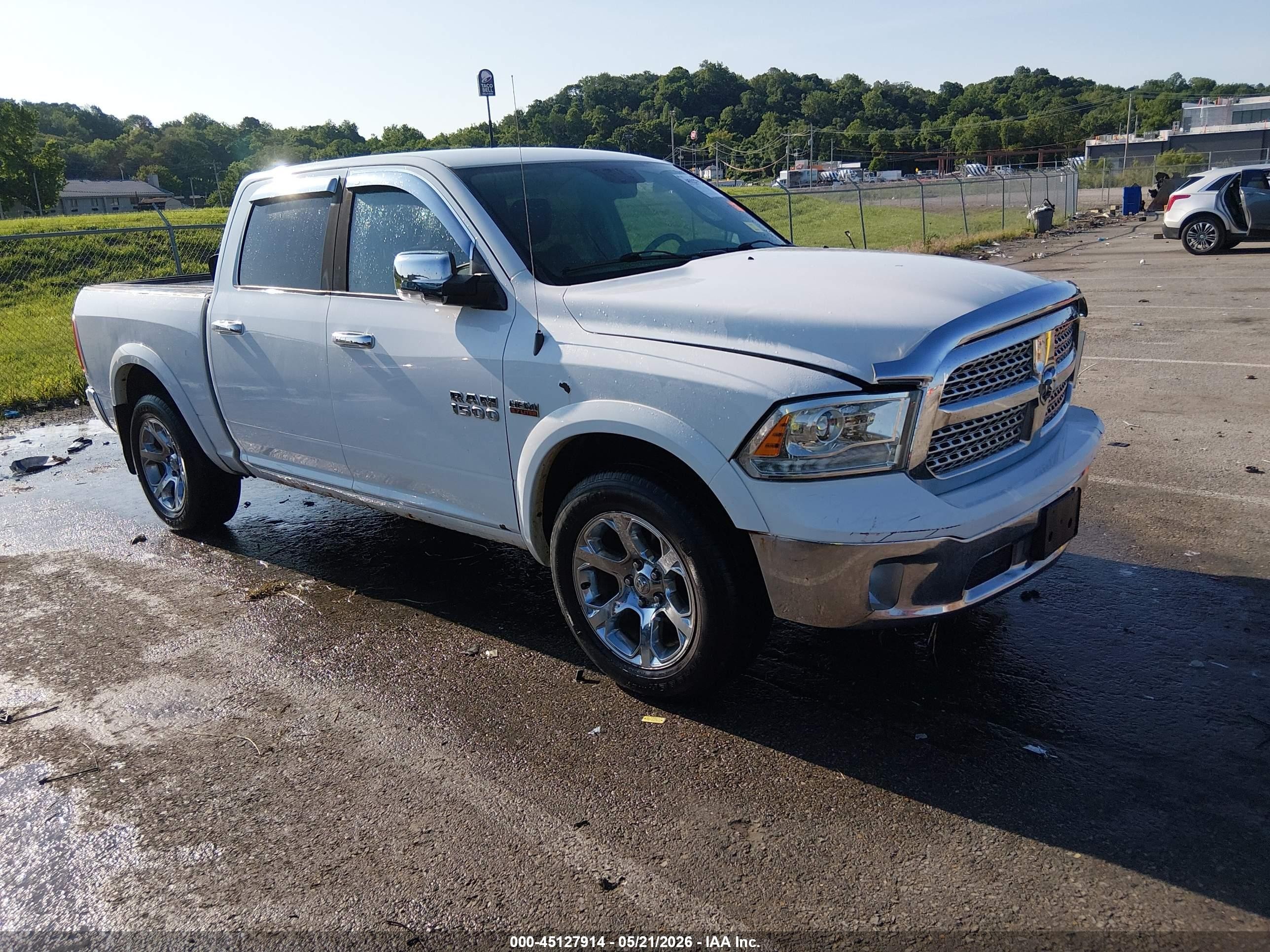 2014 Ram 1500 Laramie White vin: 1C6RR7NT2ES412156