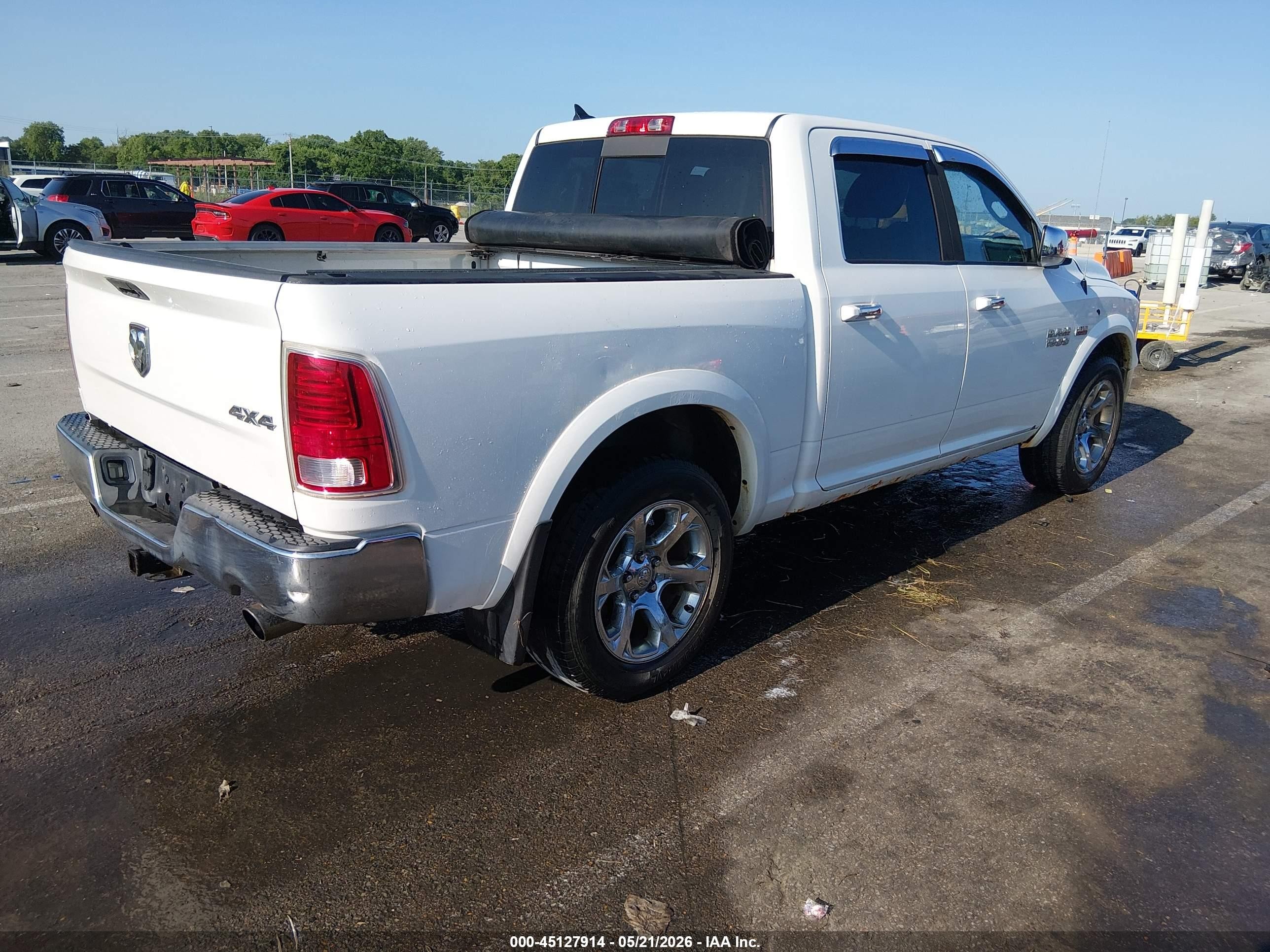 2014 Ram 1500 Laramie White vin: 1C6RR7NT2ES412156