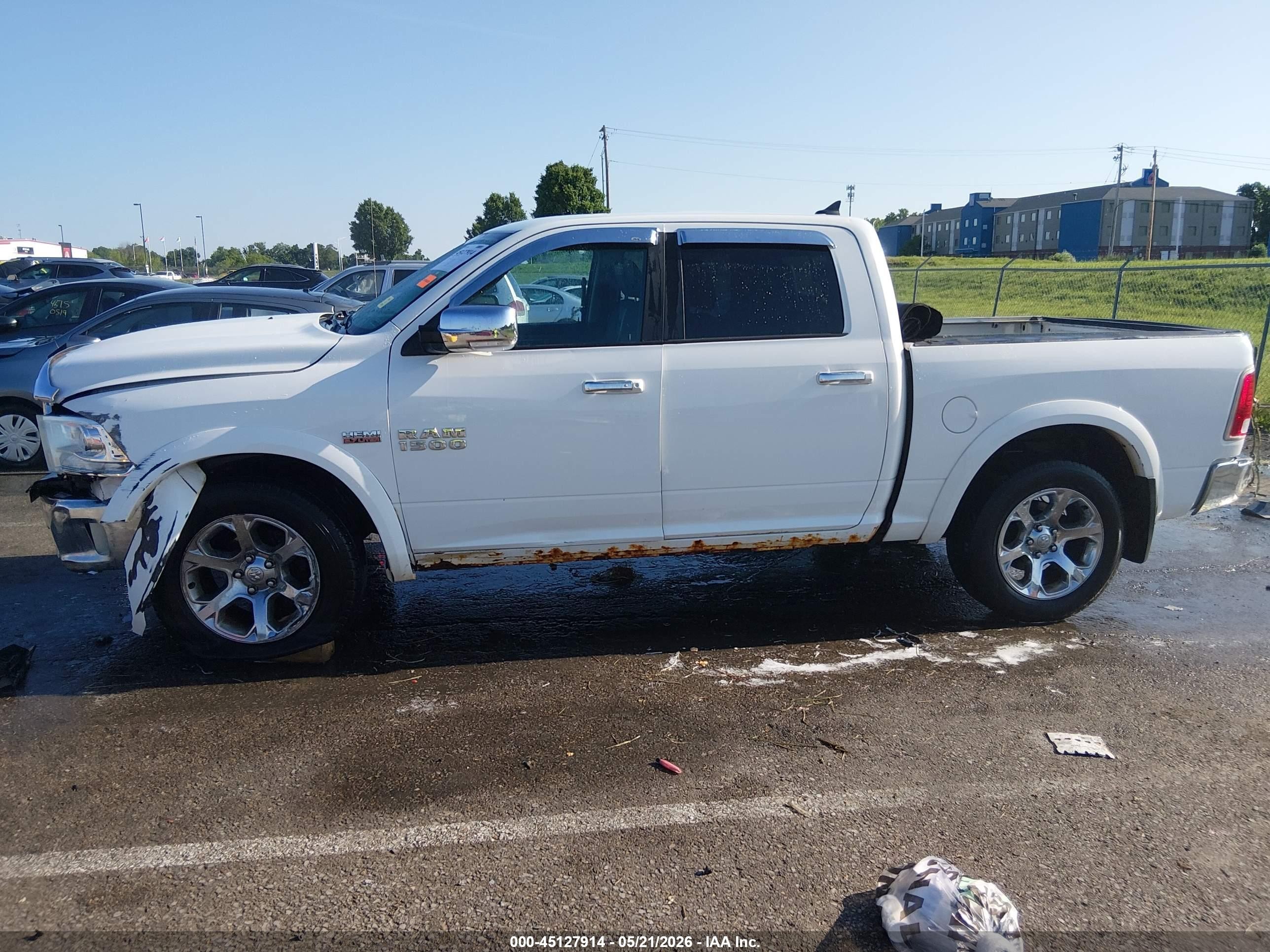 2014 Ram 1500 Laramie White vin: 1C6RR7NT2ES412156